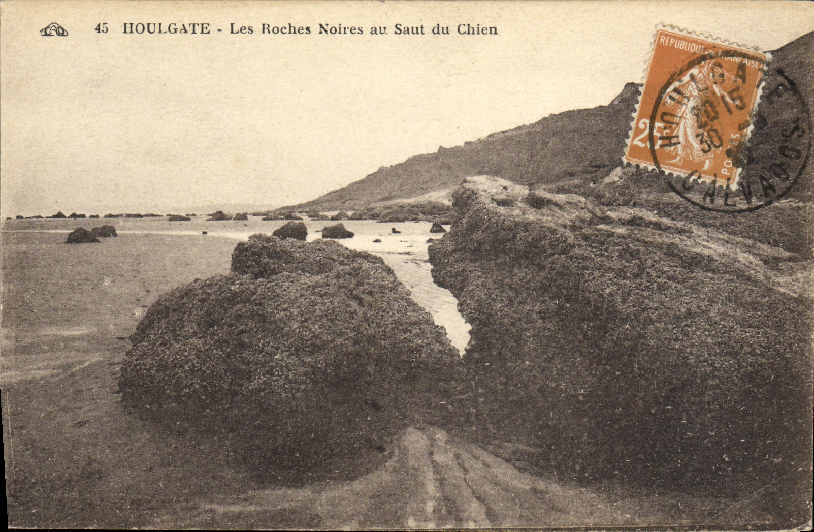 CPA Houlgate Les Roches Noires au Saut du Chien