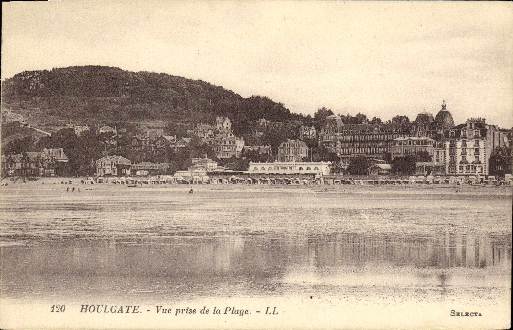 VINTAGE POSTCARD Houlgate seen from of the Beach
