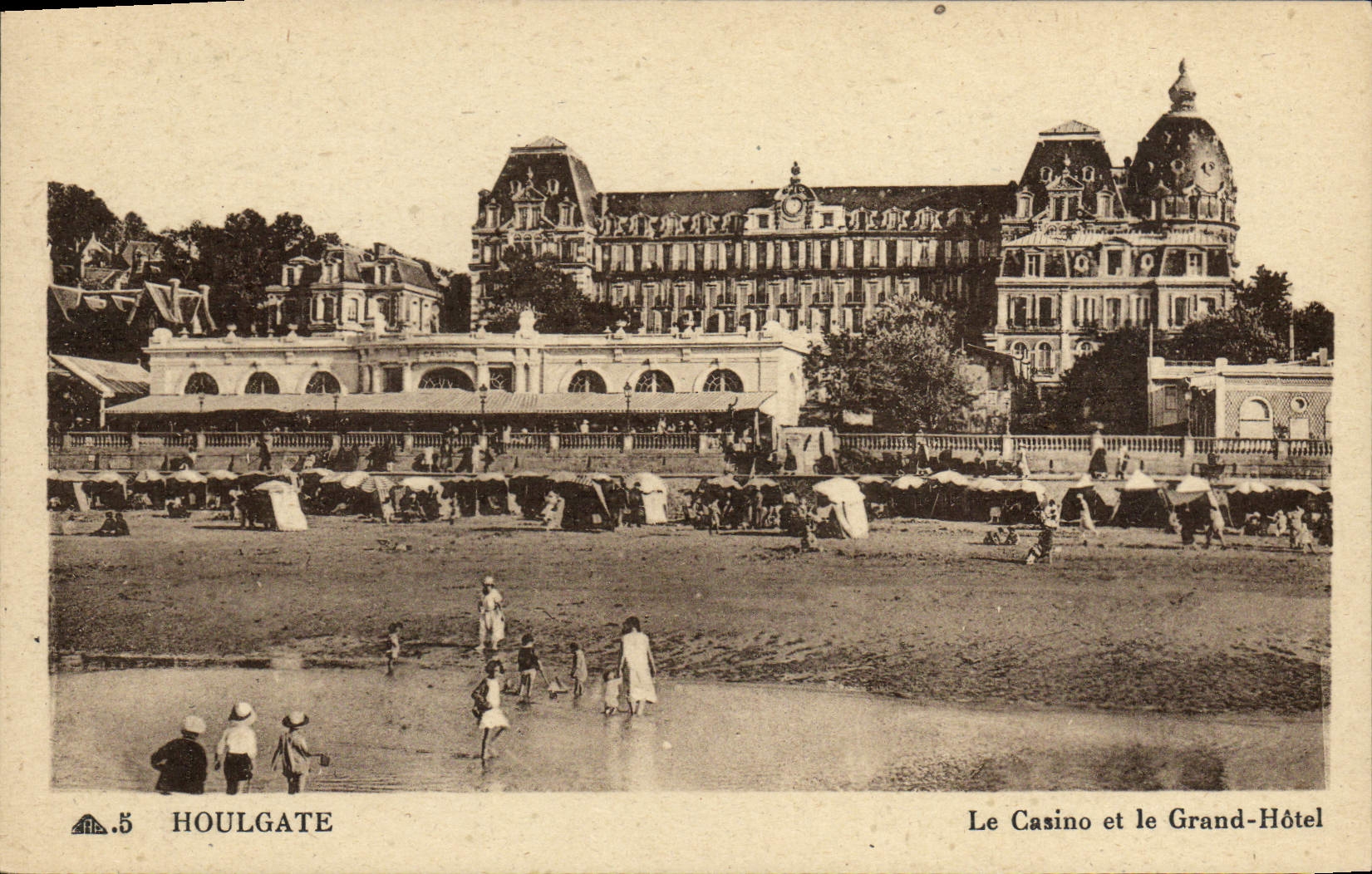 CPA Houlgate Le Casino et le Grand Hotel 