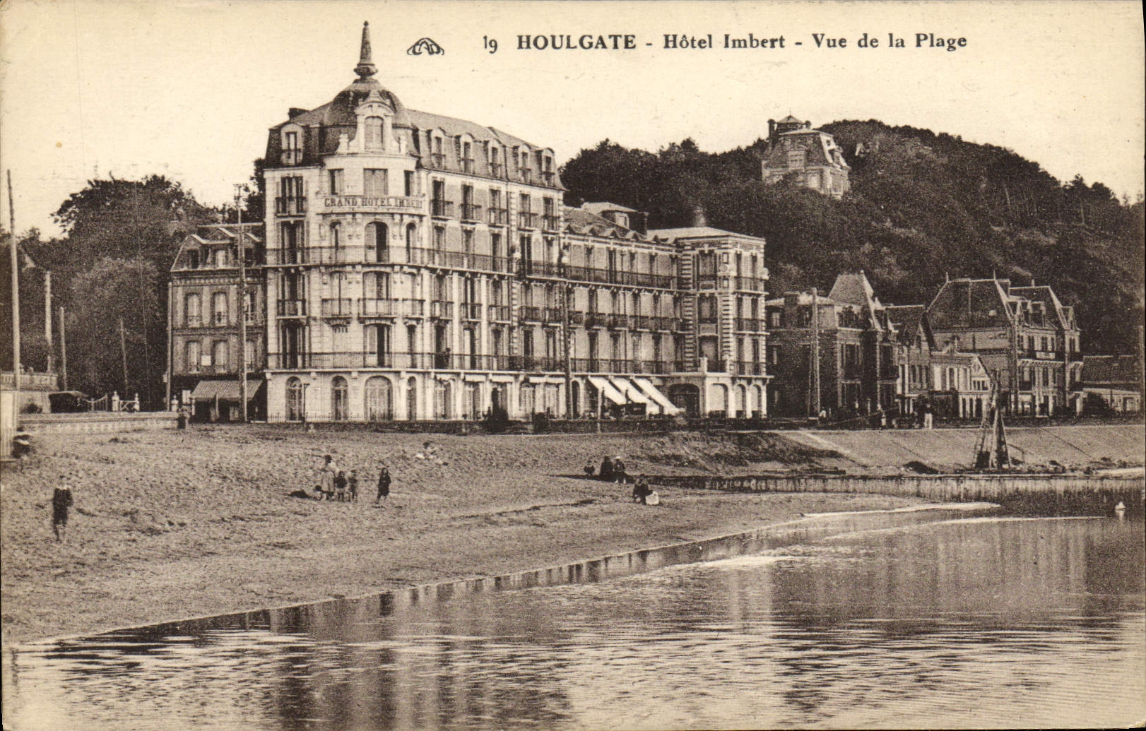 Hotel de Houlgate Imbert de la POSTAL de la VENDIMIA visto de la playa