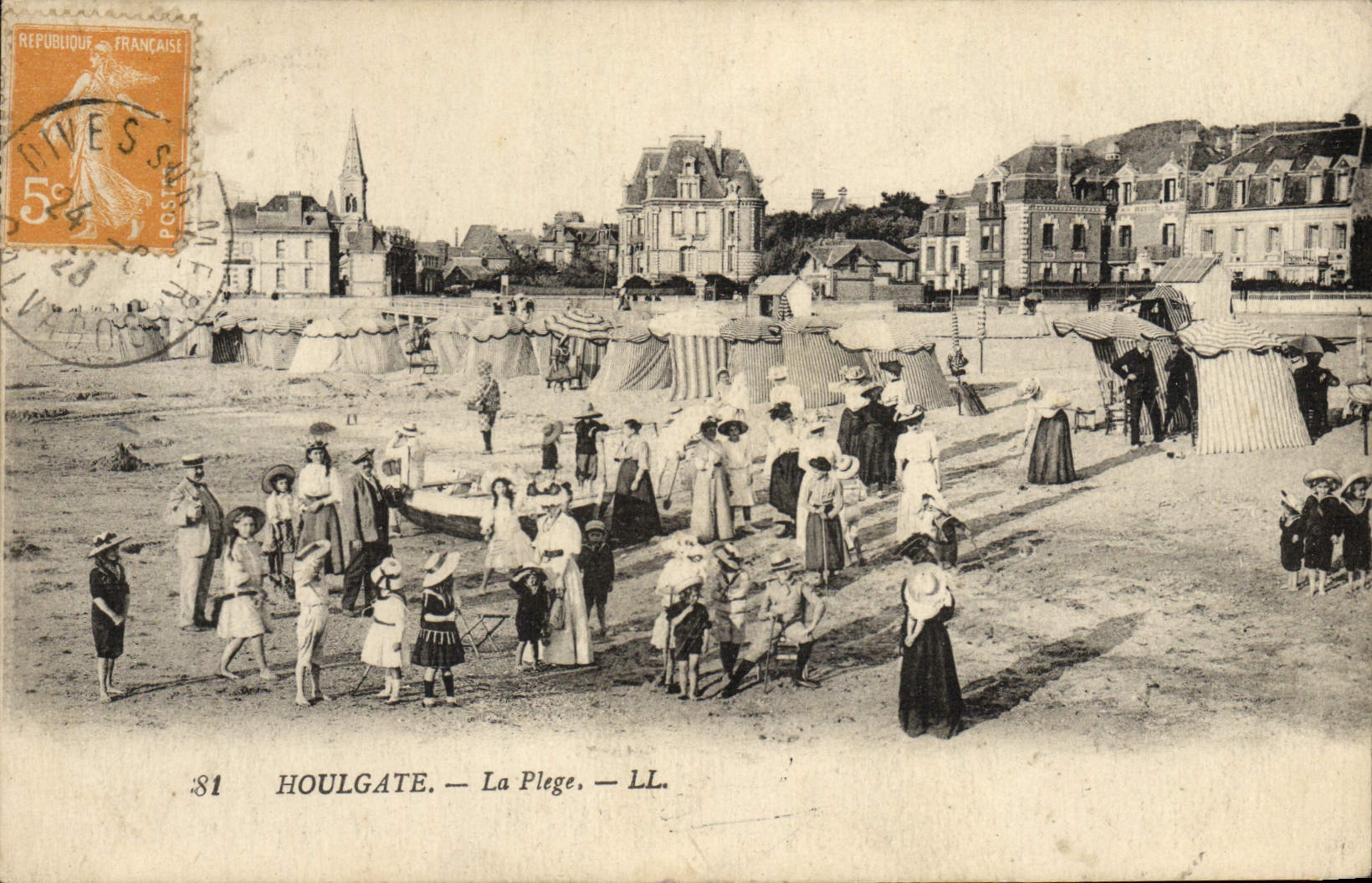 VINTAGE POSTCARD Houlgate the Beach Children