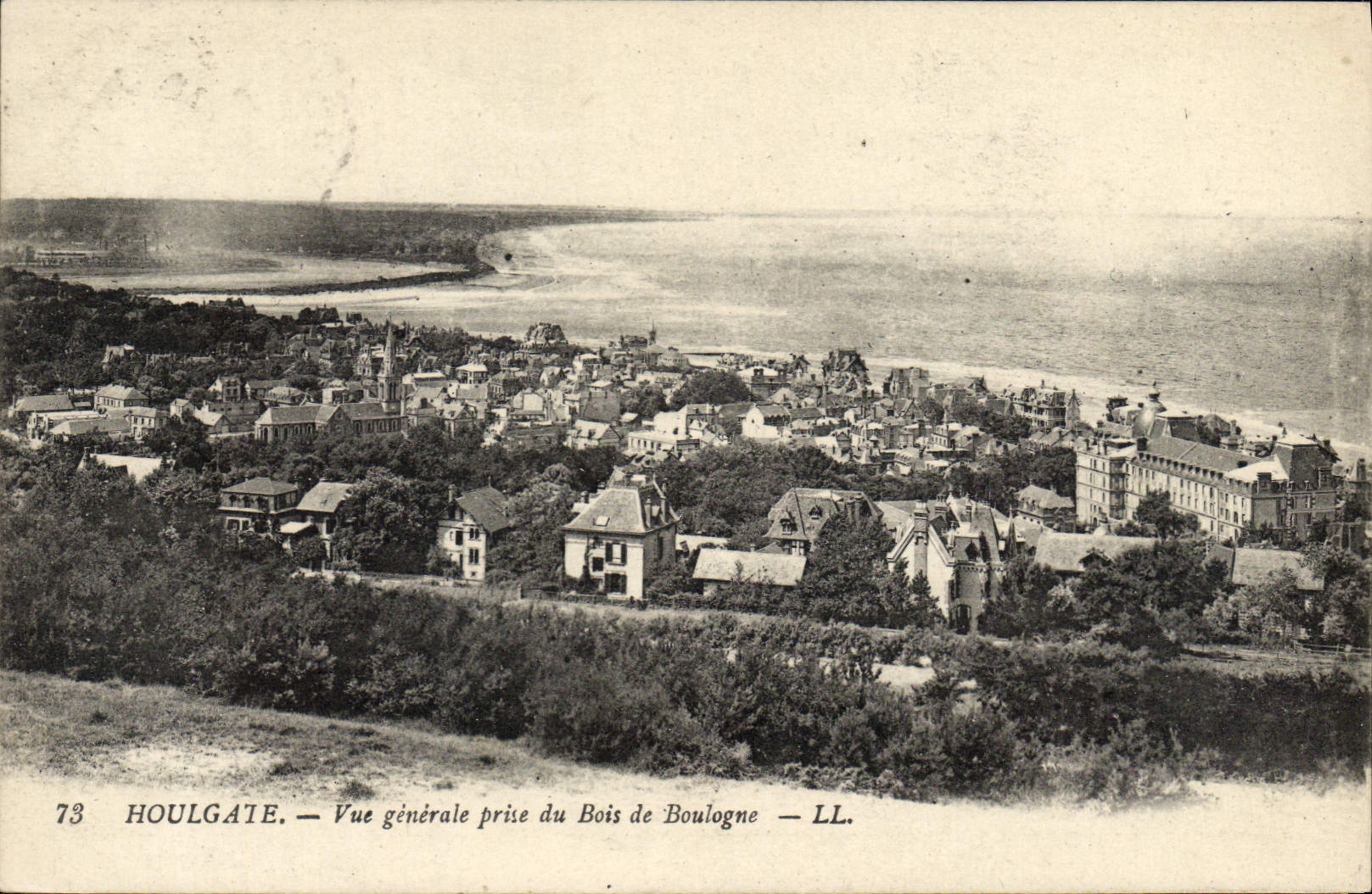 CPA Houlgate Vue generale prise du Bois de Boulogne
