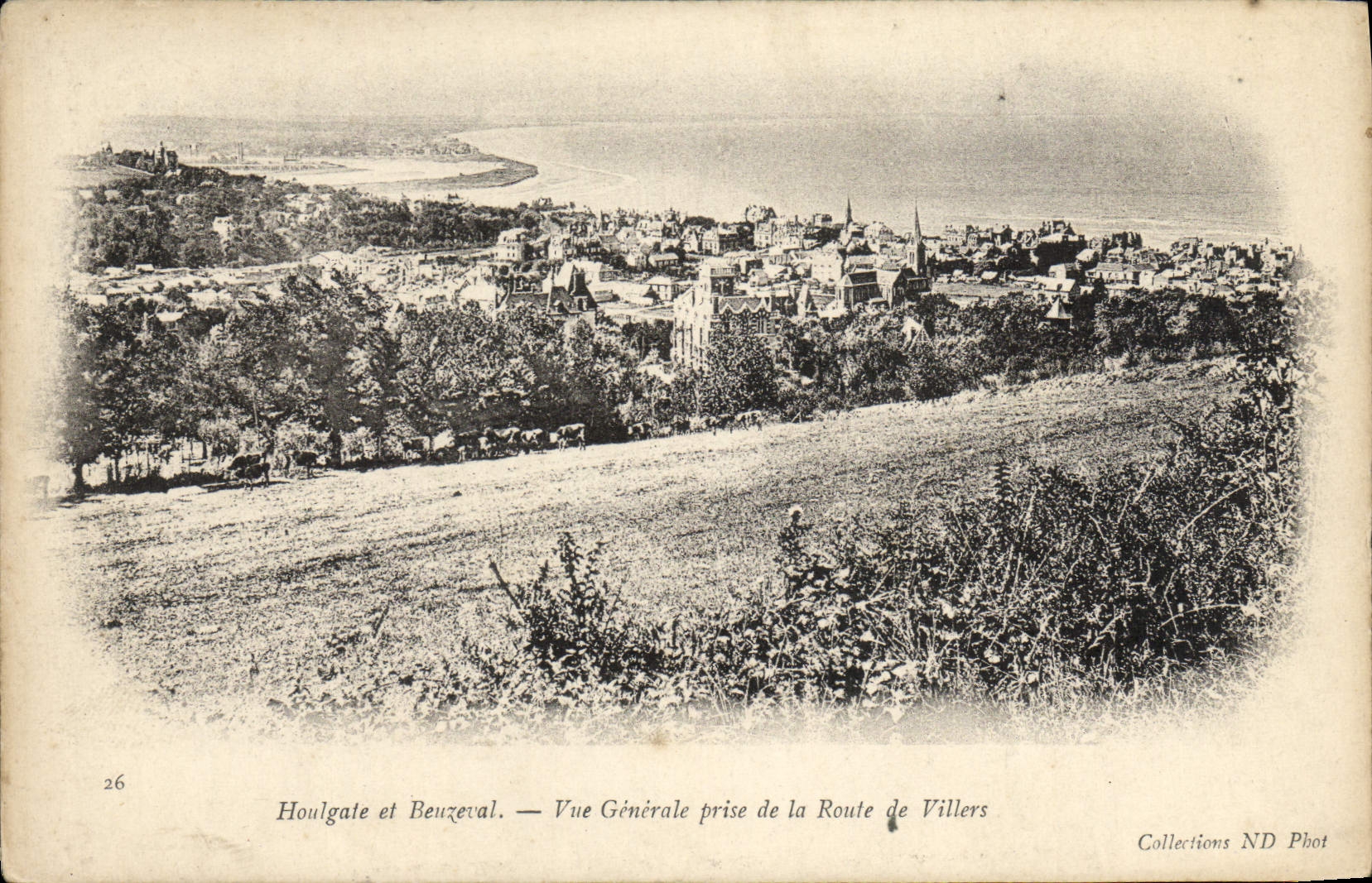 CPA Houlgate et Beuzeval Vue Generale prise de la Route de Villers