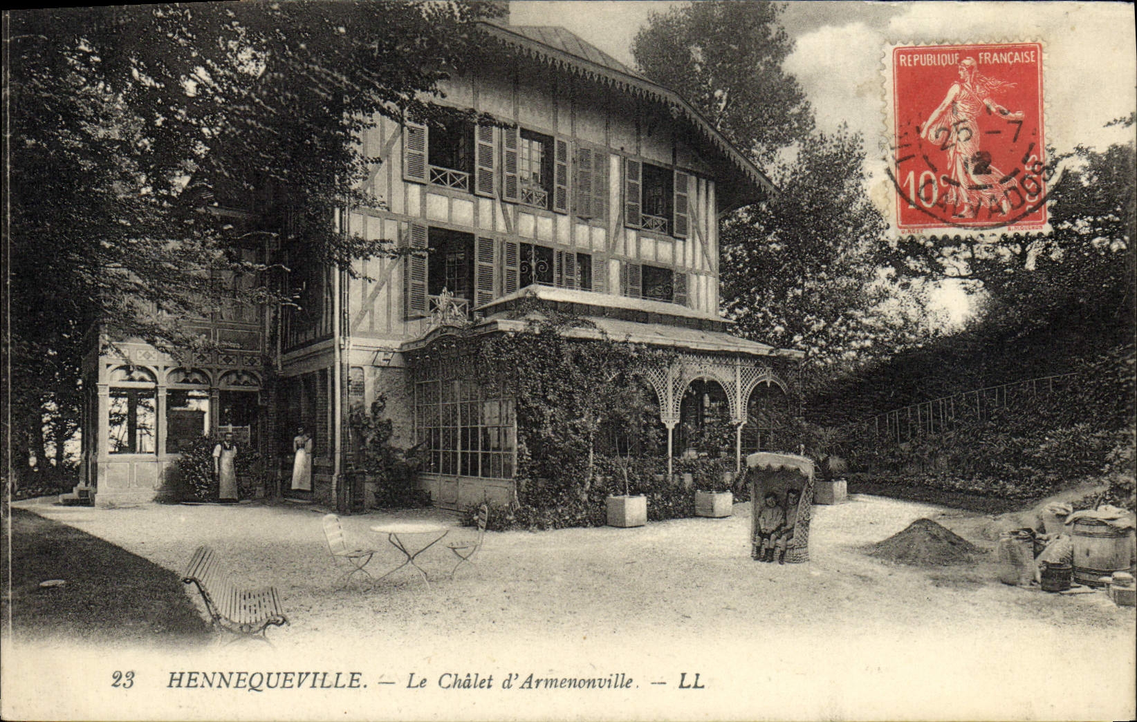 VINTAGE POSTCARD Hennequeville the Country cottage of Armenoville