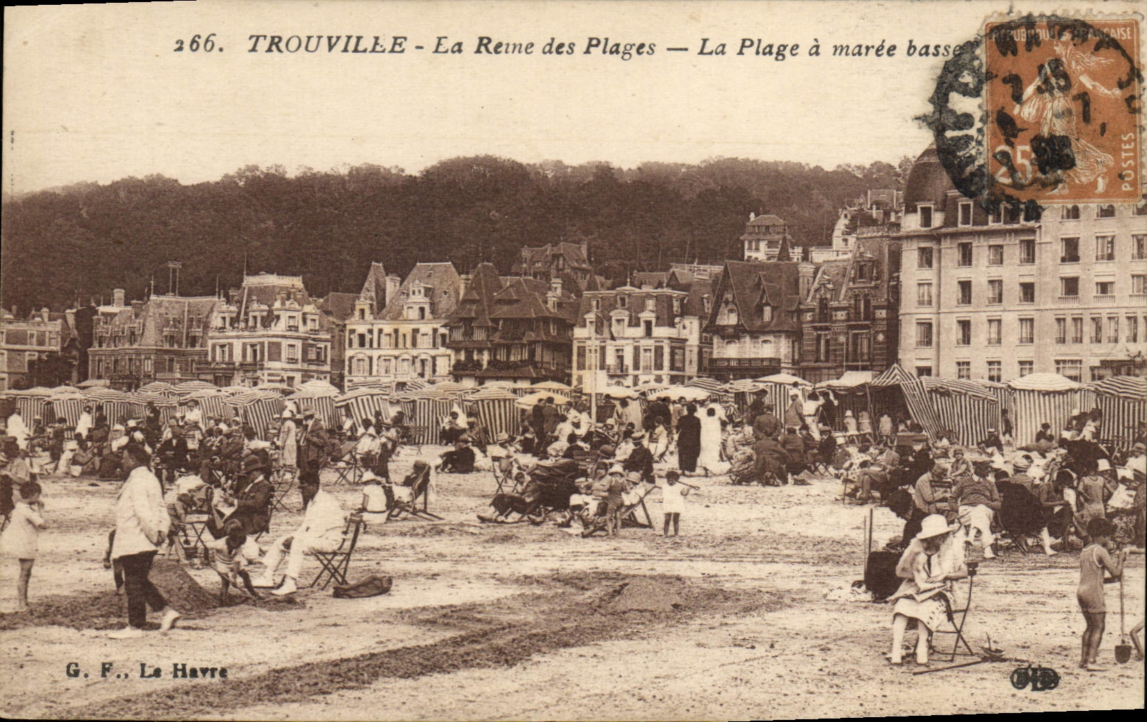 CPA Trouville La Reine des Plage La plage a maree basse
