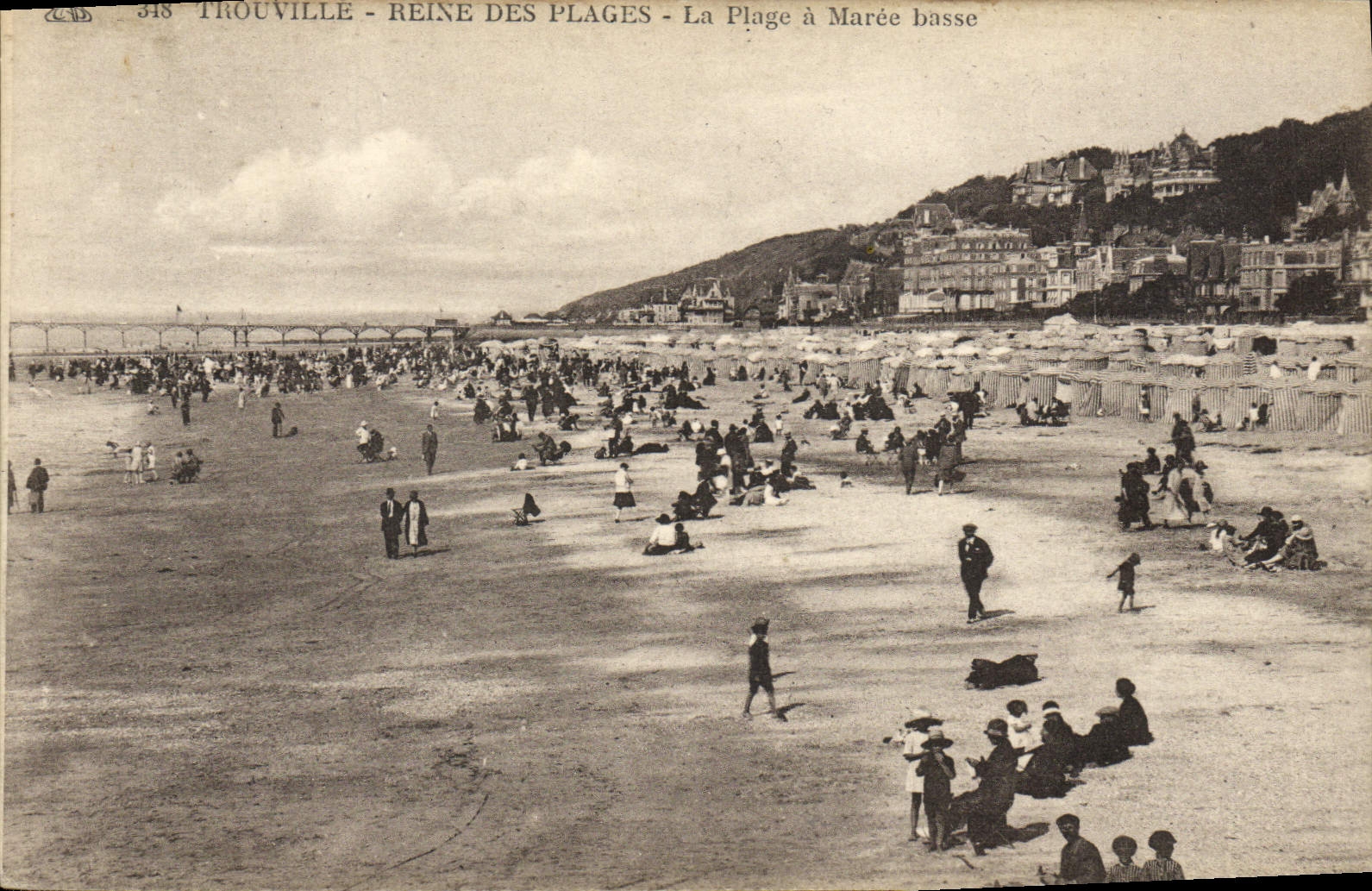 VINTAGE POSTCARD Trouville Reine of the Beaches the Beach has Low tide