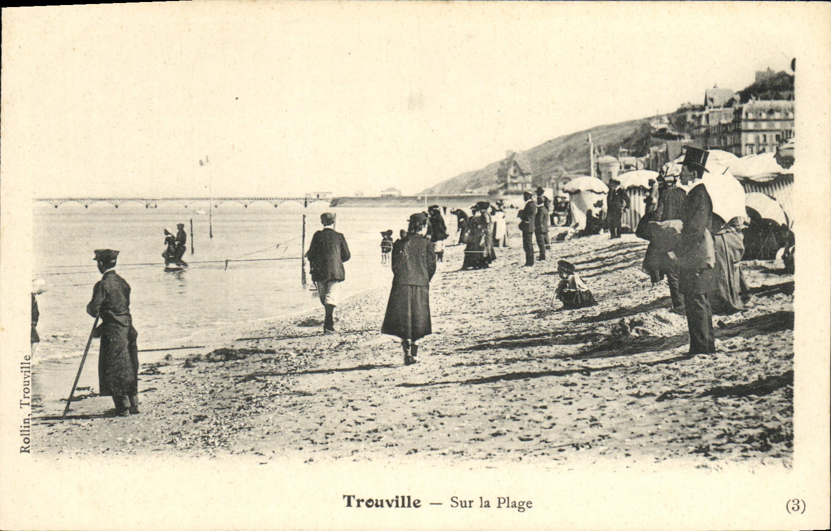 VINTAGE POSTCARD Trouville On the Beach