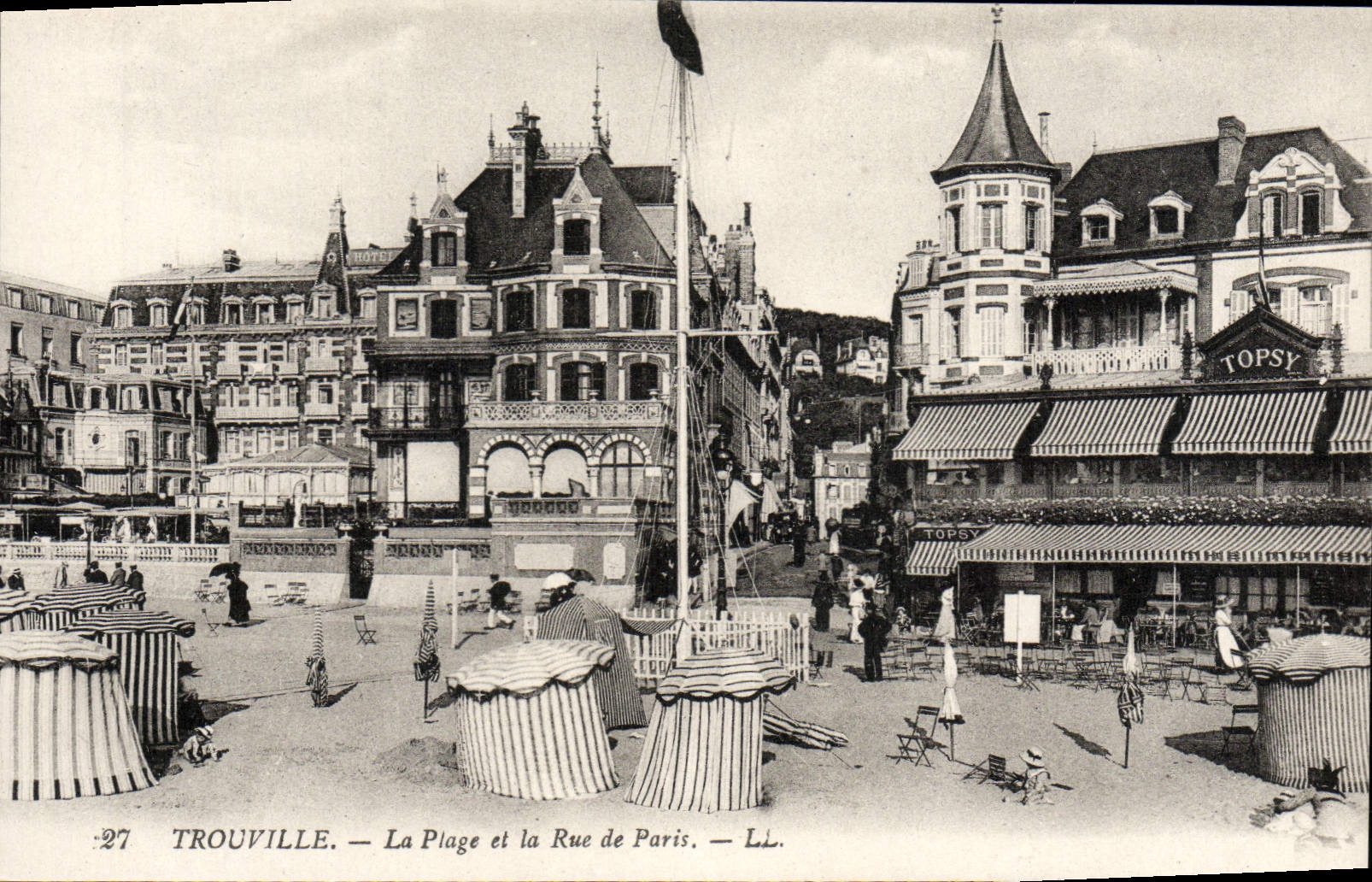 CPA Trouville La Plage et la Rue de Paris