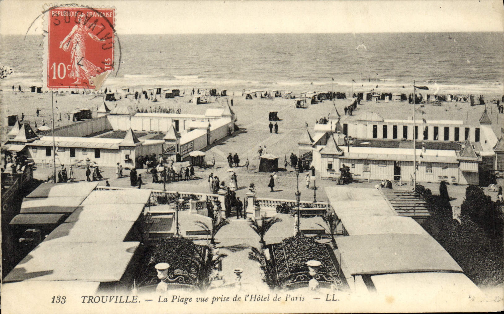 CPA Trouville La Plage vue prise de l'Hotel de Paris 