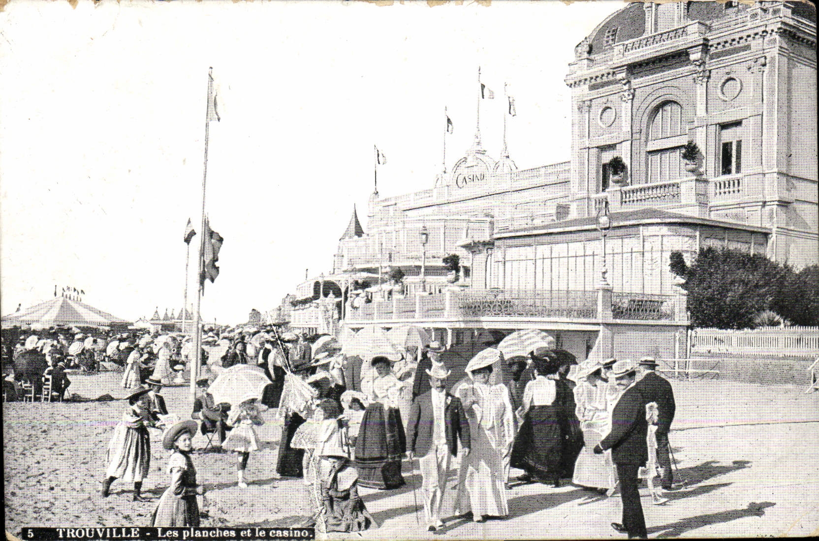 CPA Trouville Les Planches et le Casino
