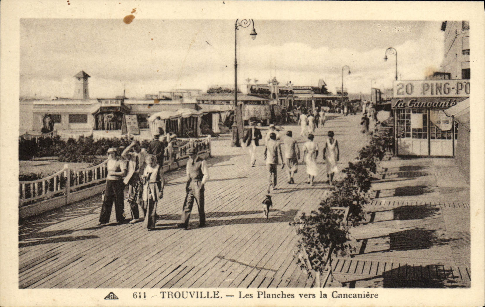 CPA Trouville Les Planches vers la Cancaniere 