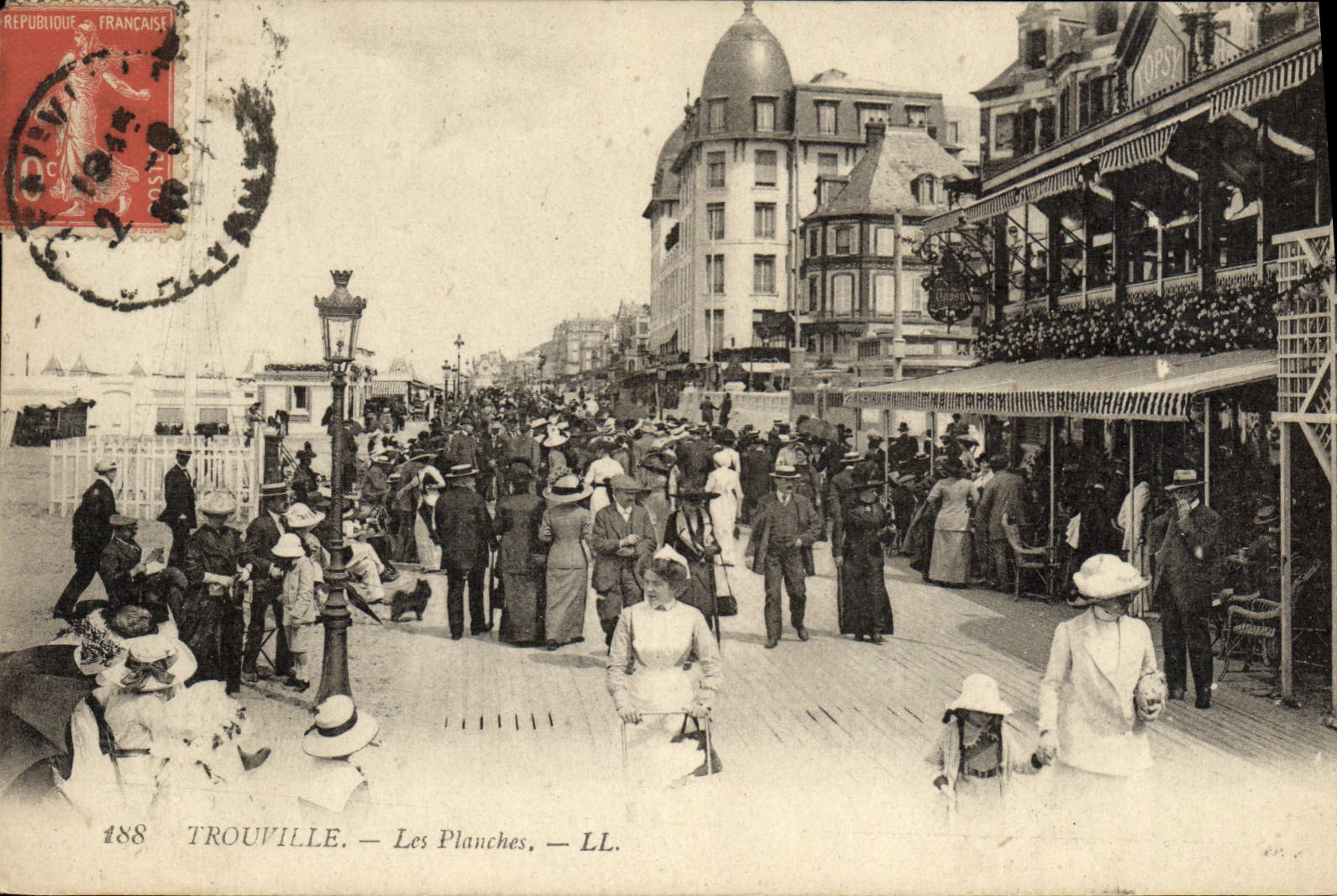CPA Trouville Les Planches 