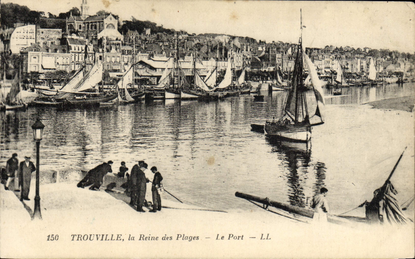 VINTAGE POSTCARD Trouville the Queen Of the Beaches Boats Fishes Sinning