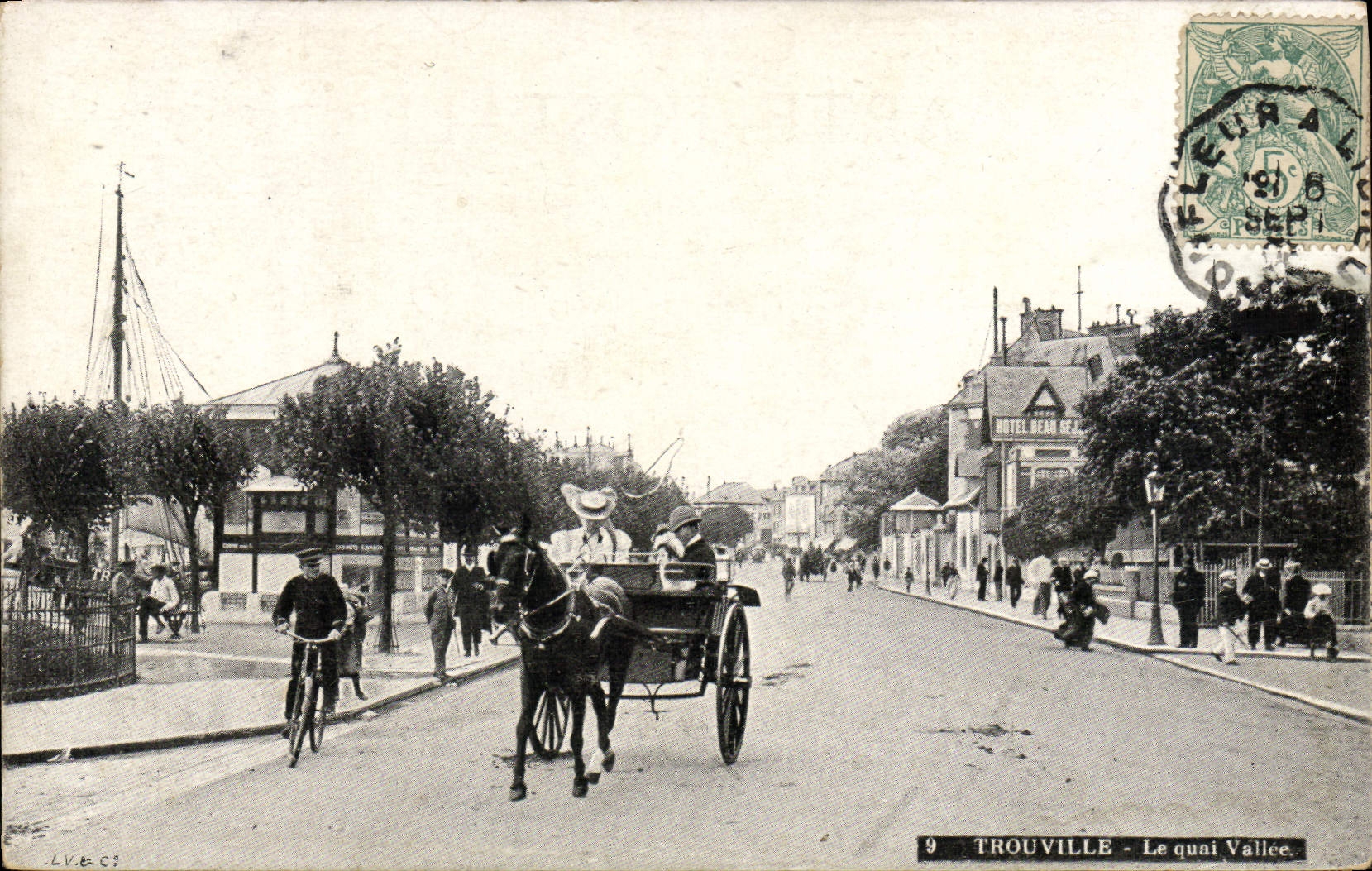 VINTAGE POSTCARD Trouville Quay of Joinville