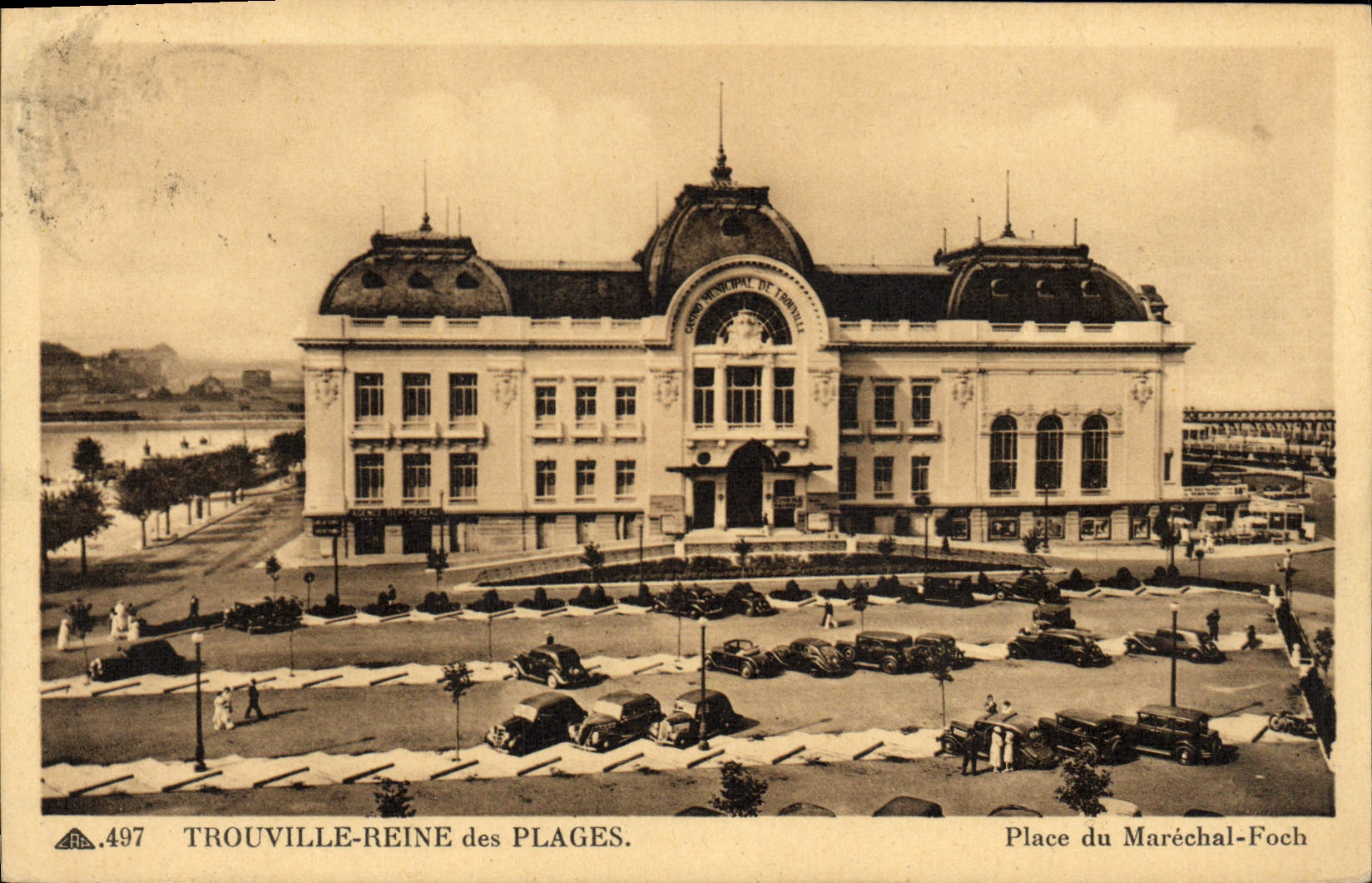 CPA Trouville Reine Des Plages Place du Marechal Foch