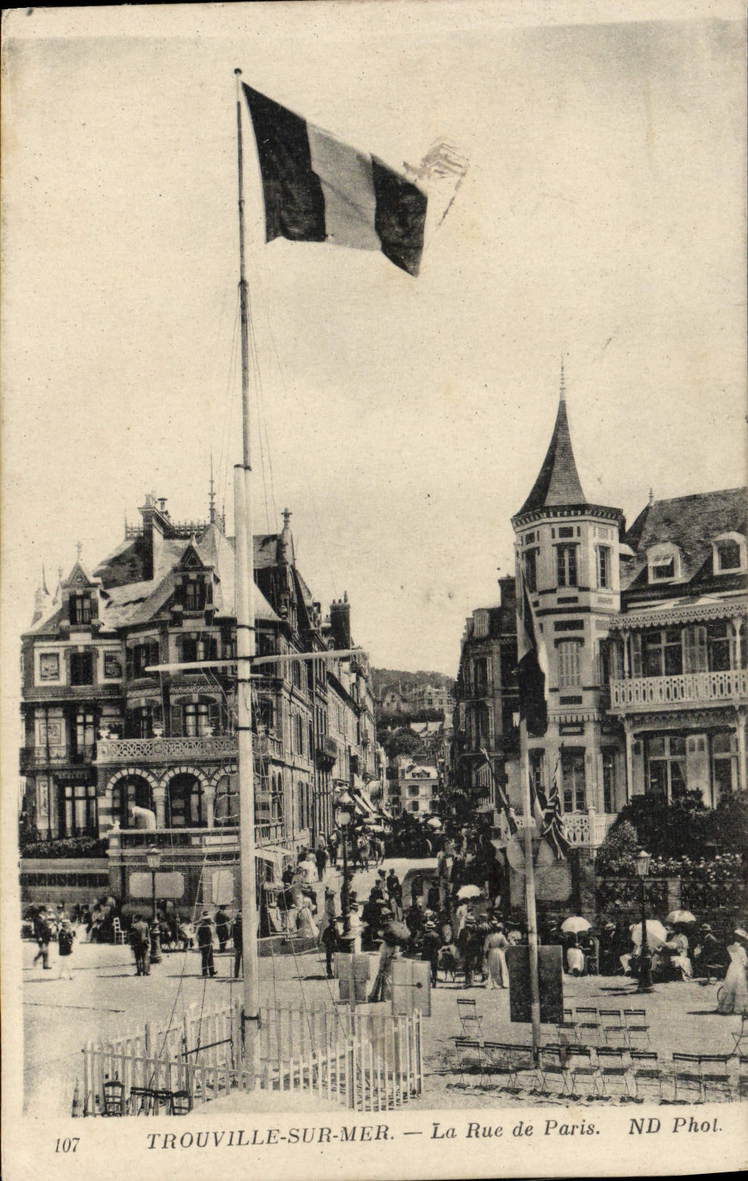 VINTAGE POSTCARD Trouville on Sea the Street Of Paris