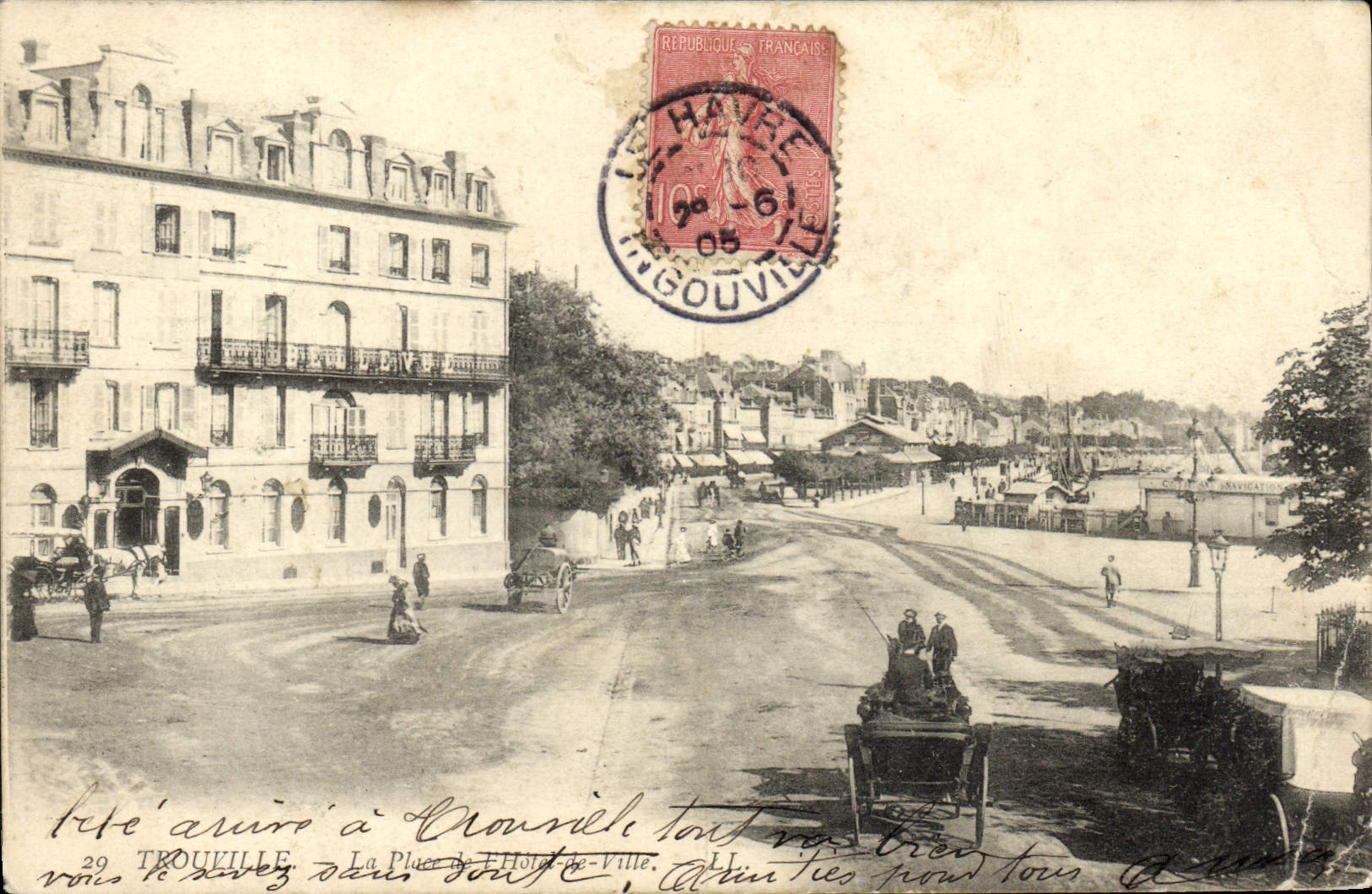 CPA Trouville Place De L'Hotel de Ville
