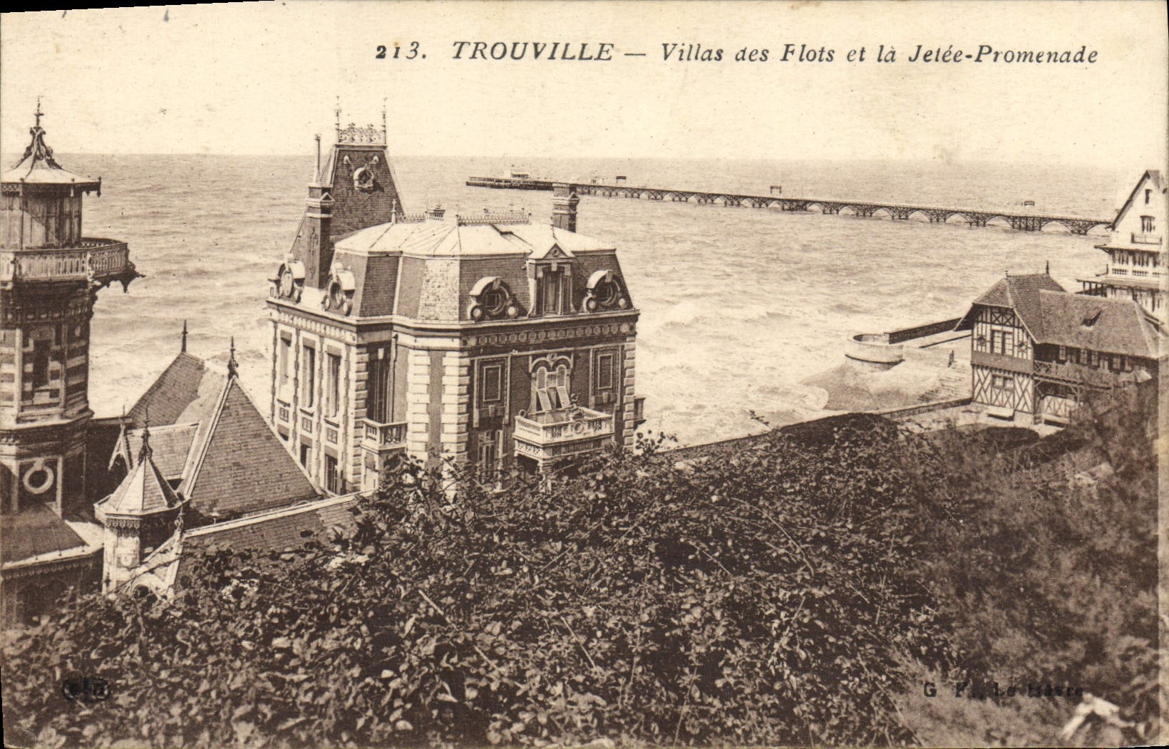 VINTAGE POSTCARD Trouville Villas of the floods and the pier walk