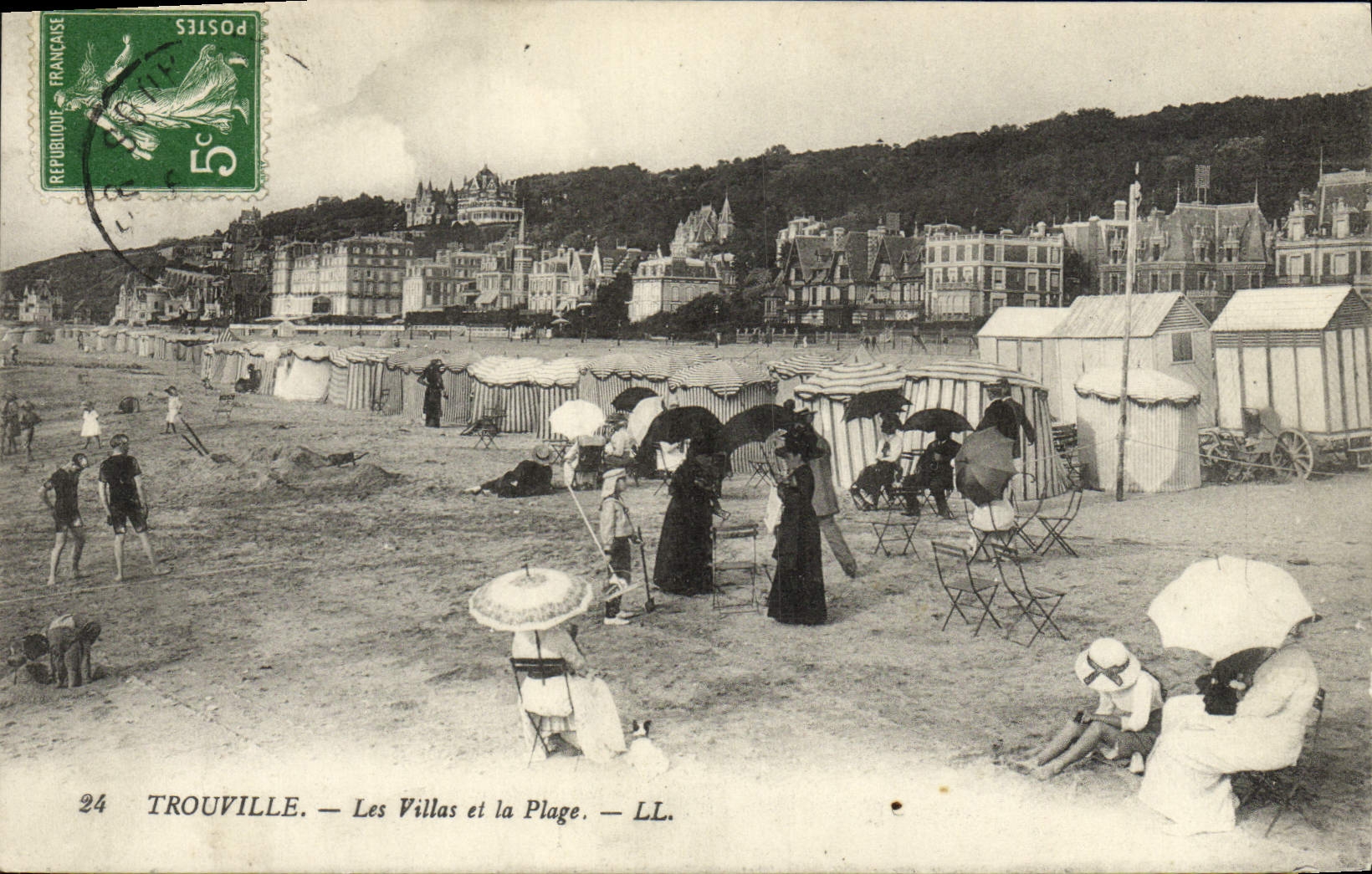 CPA Trouville Les villas et la plage