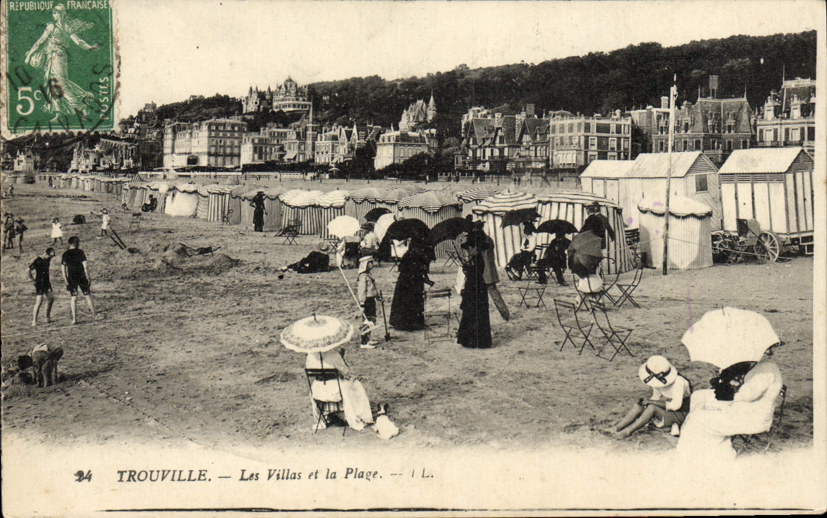 CPA Trouville Les villas et la plage