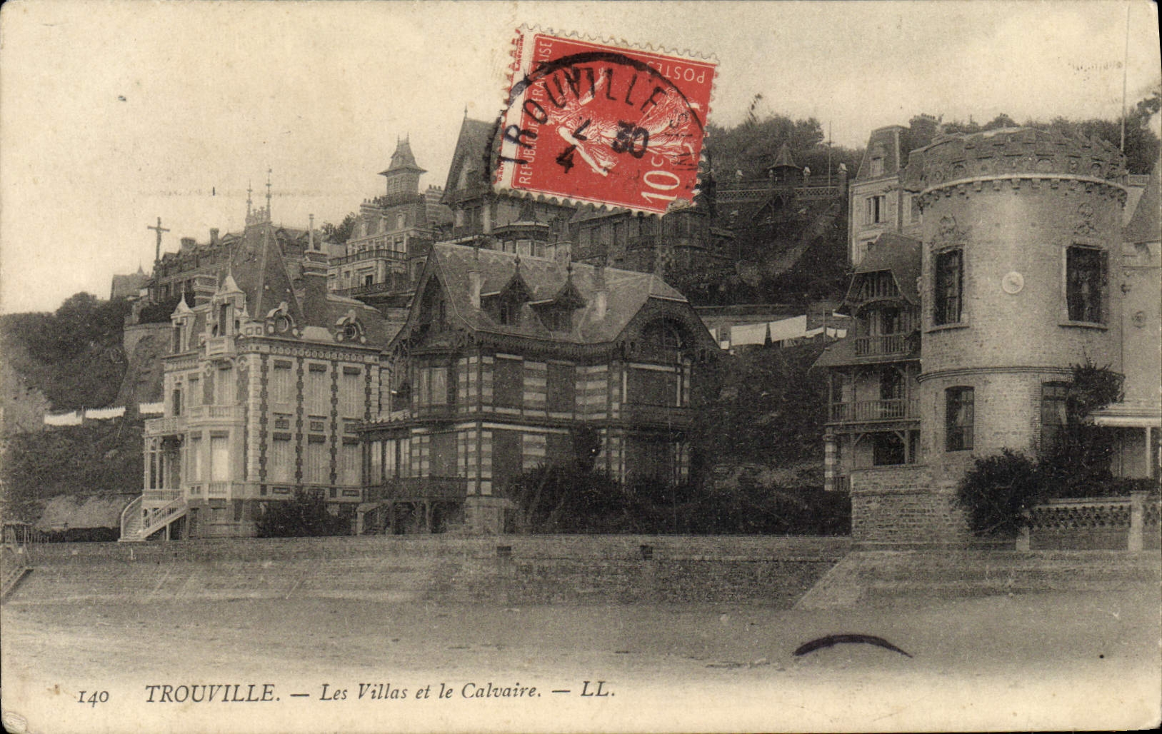 CPA Trouville Les villas et le calvaire