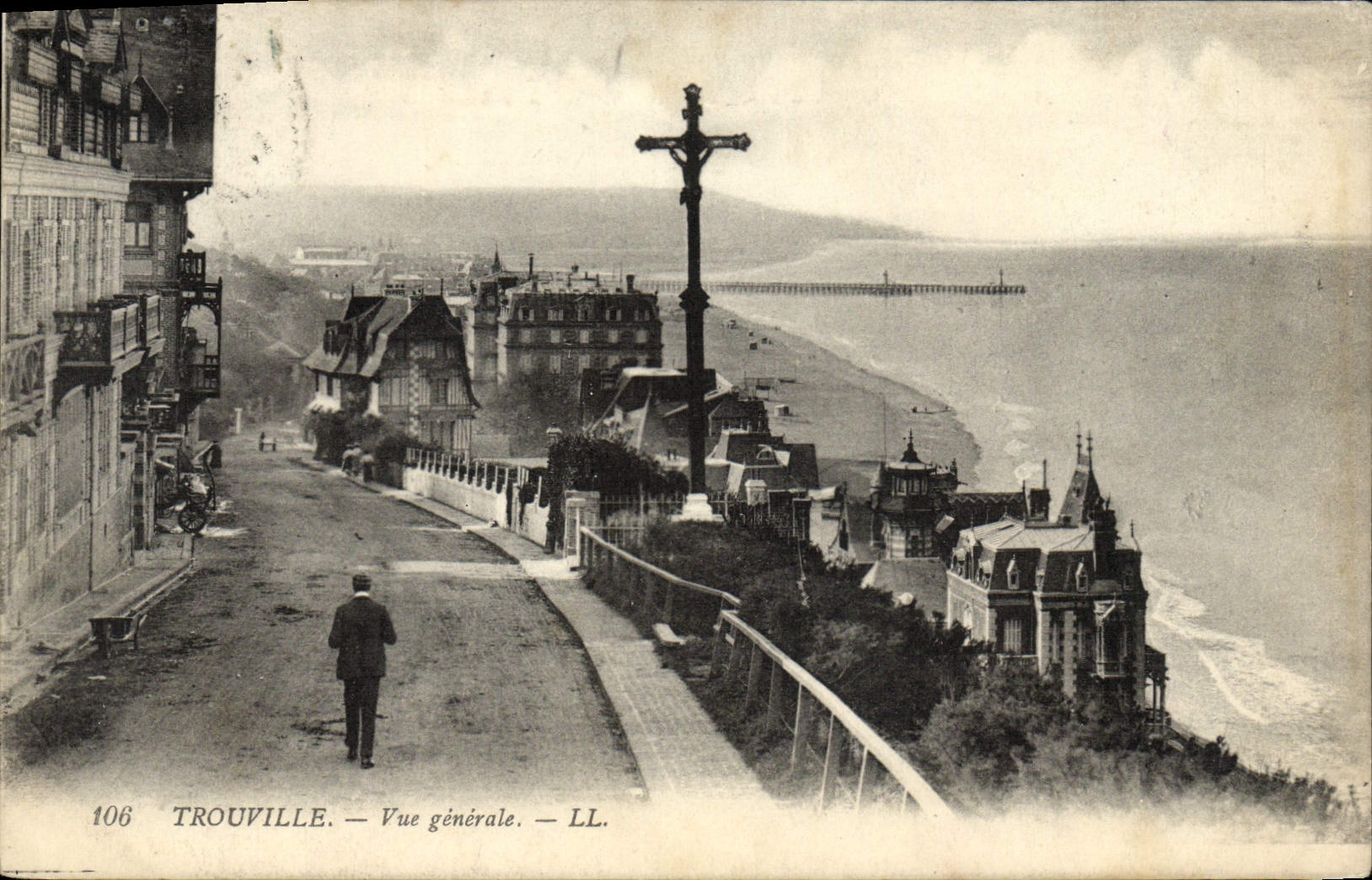 CPA Trouville Vue generale