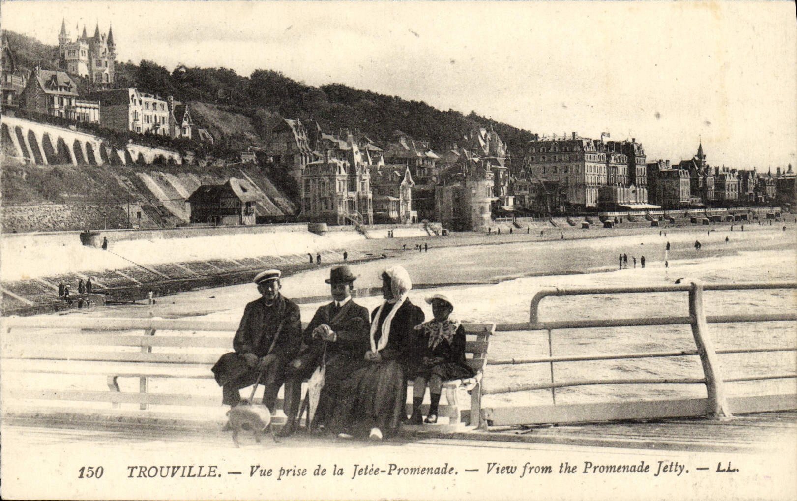 CPA Trouville Vue Prise de la jetee promenade