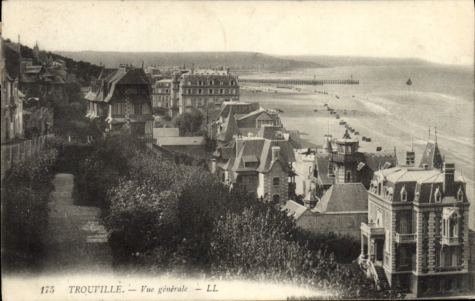 CPA Trouville Vue Generale
