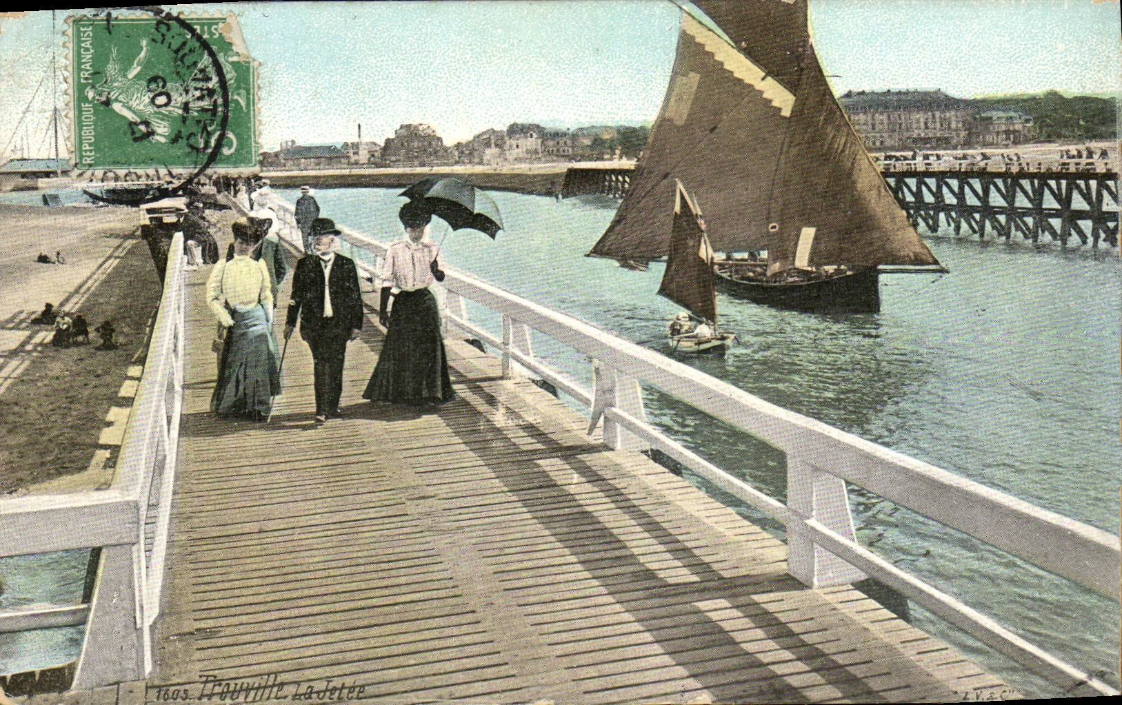 VINTAGE POSTCARD Trouville the pier Boat