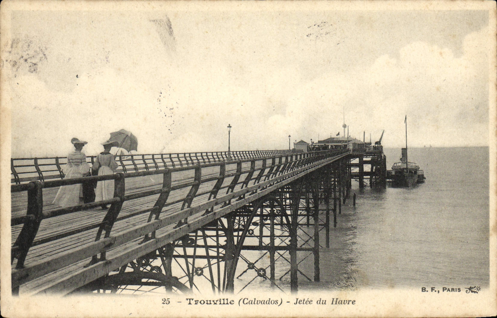 CPA Trouville Jetee du Havre Bateau