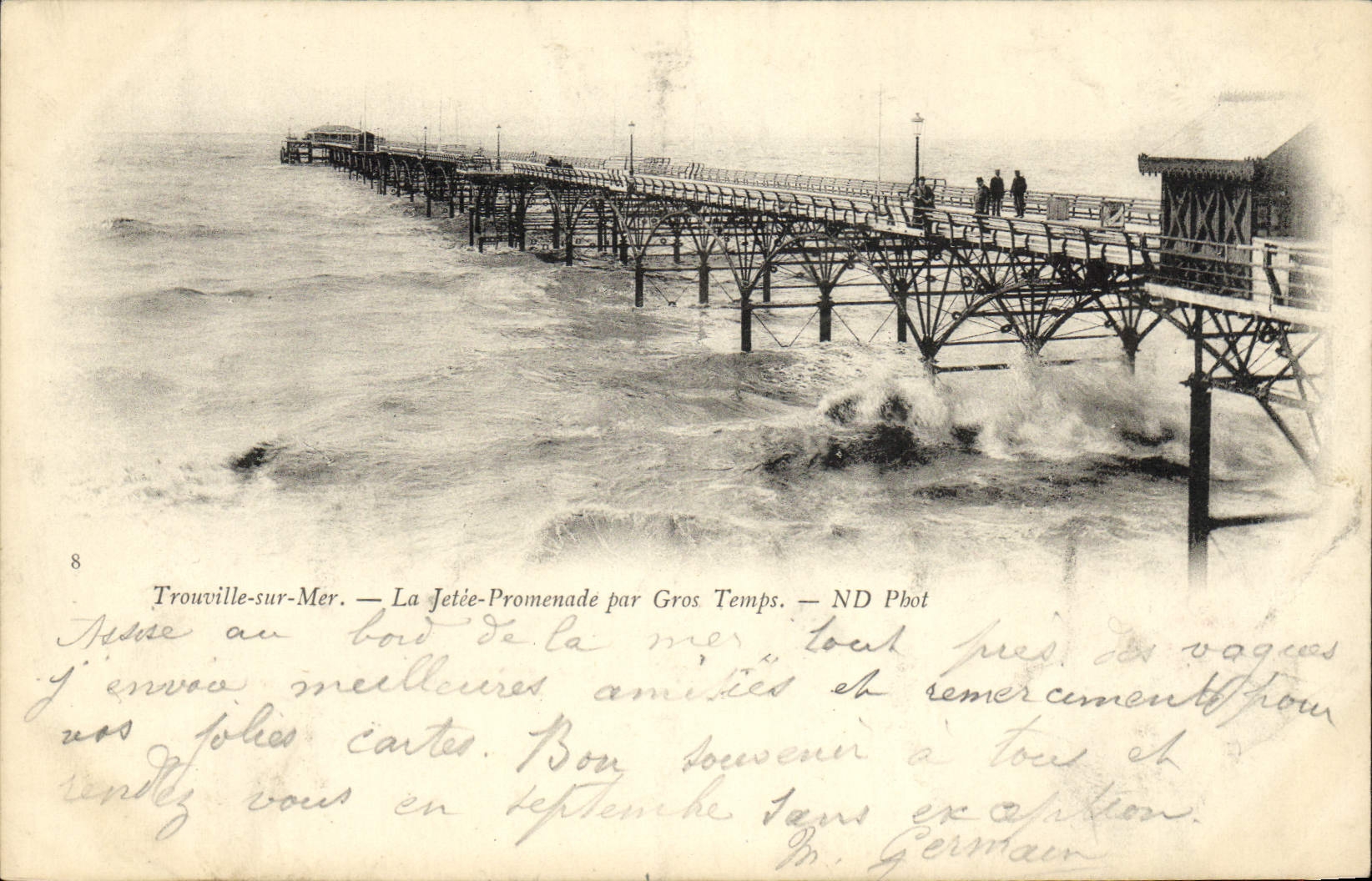 CPA Trouville La jetee promenade par gros temps