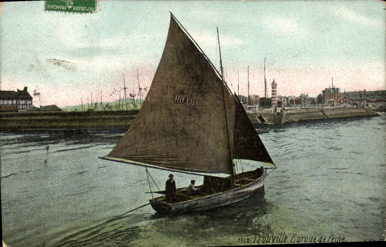 CPA Trouville Barque de peche