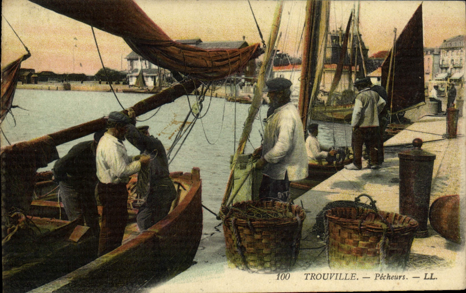 VINTAGE POSTCARD Trouville Sinners TOP