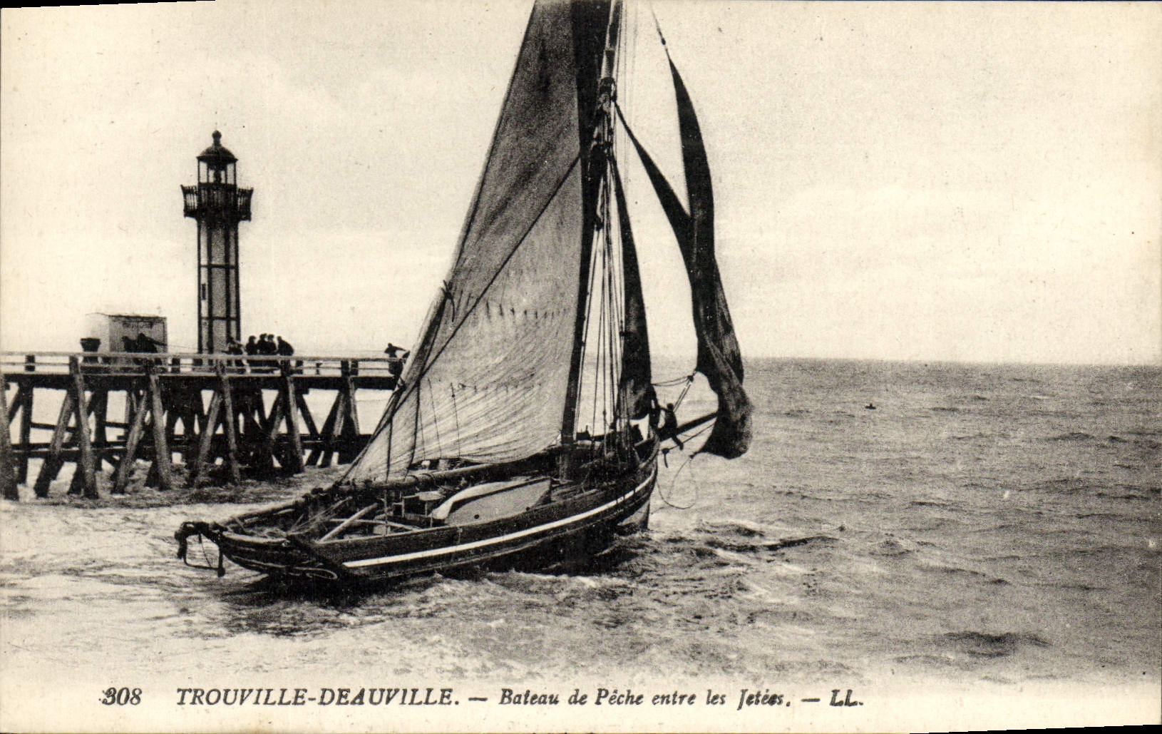 VINTAGE POSTCARD Trouville Deauville boat of sin enters the piers