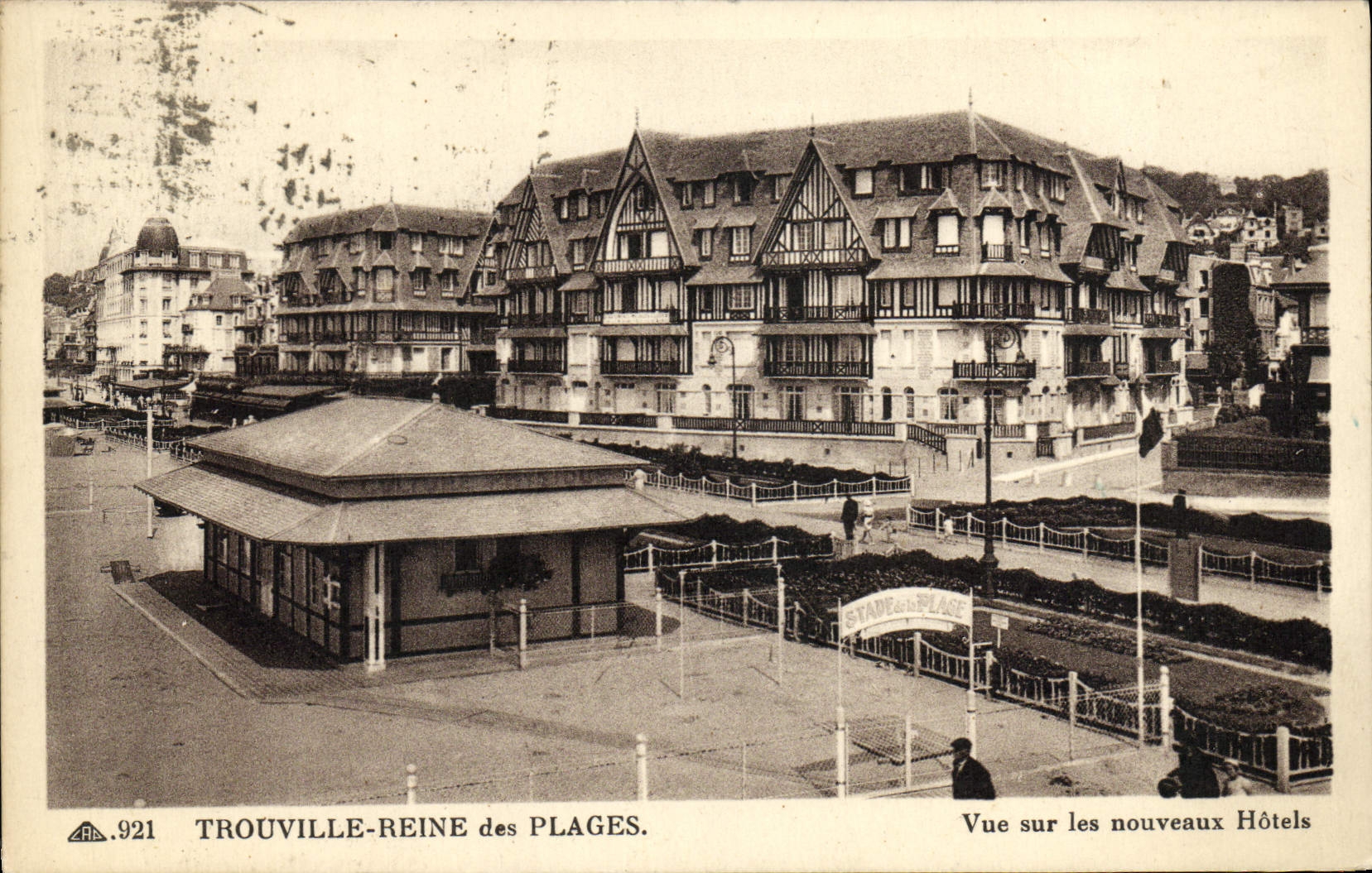 VINTAGE POSTCARD Trouville Queen of the beaches seen on the new hotels Stage of the beach