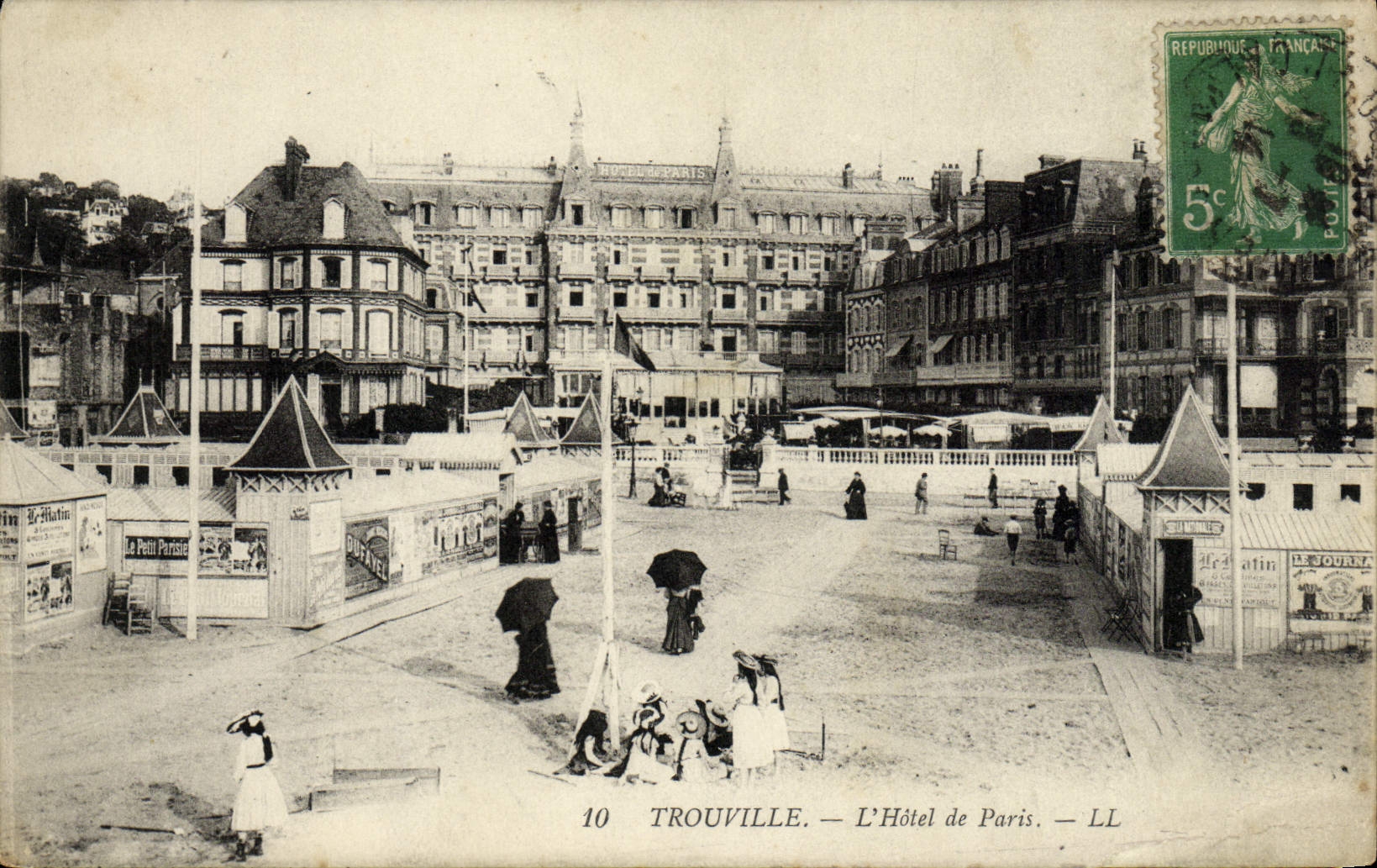 VINTAGE POSTCARD Trouville the Hotel of bets