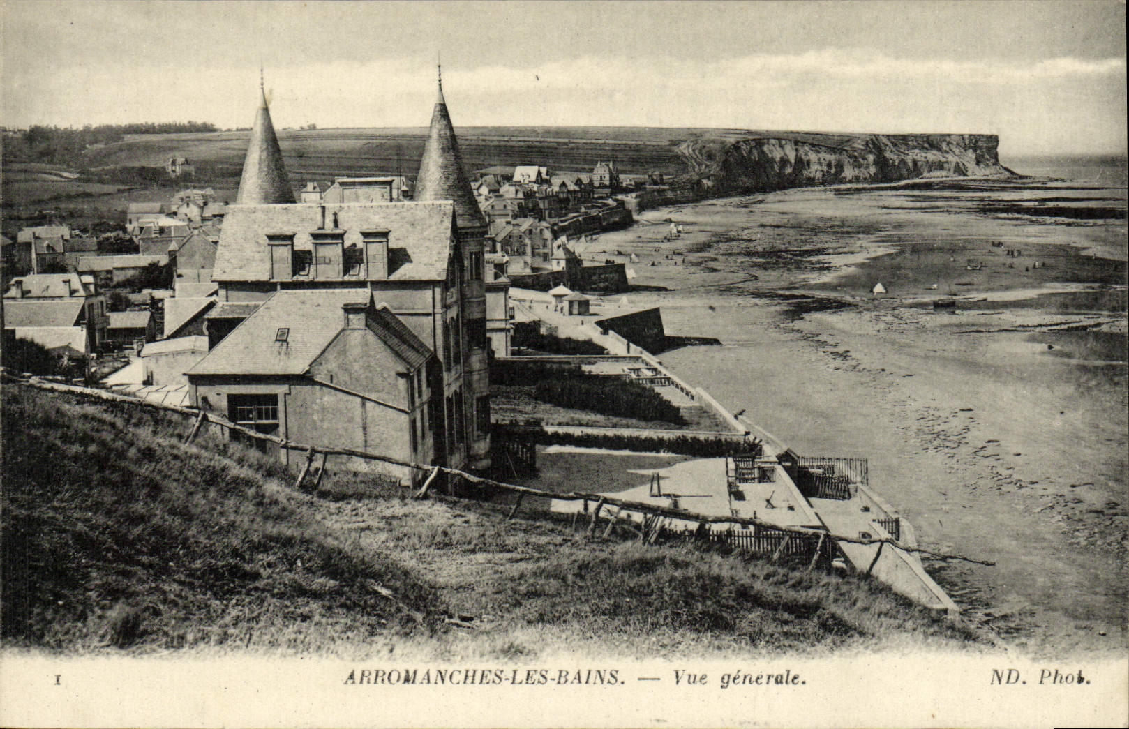 CPA Arromanches Les bains vue generale