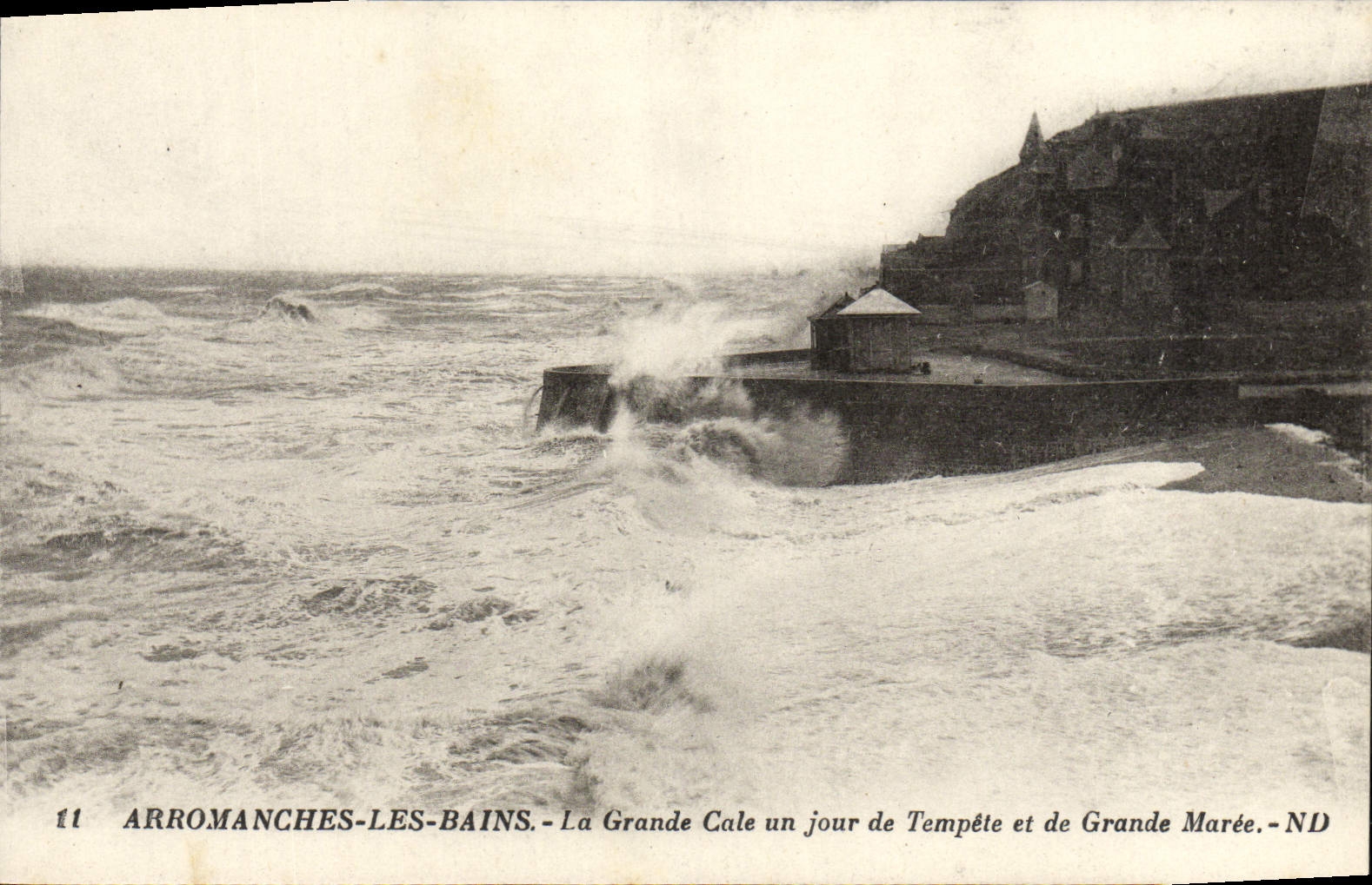VINTAGE POSTCARD Arromanches Les Bains the Large Hold one Day Of Temple And Spring tide