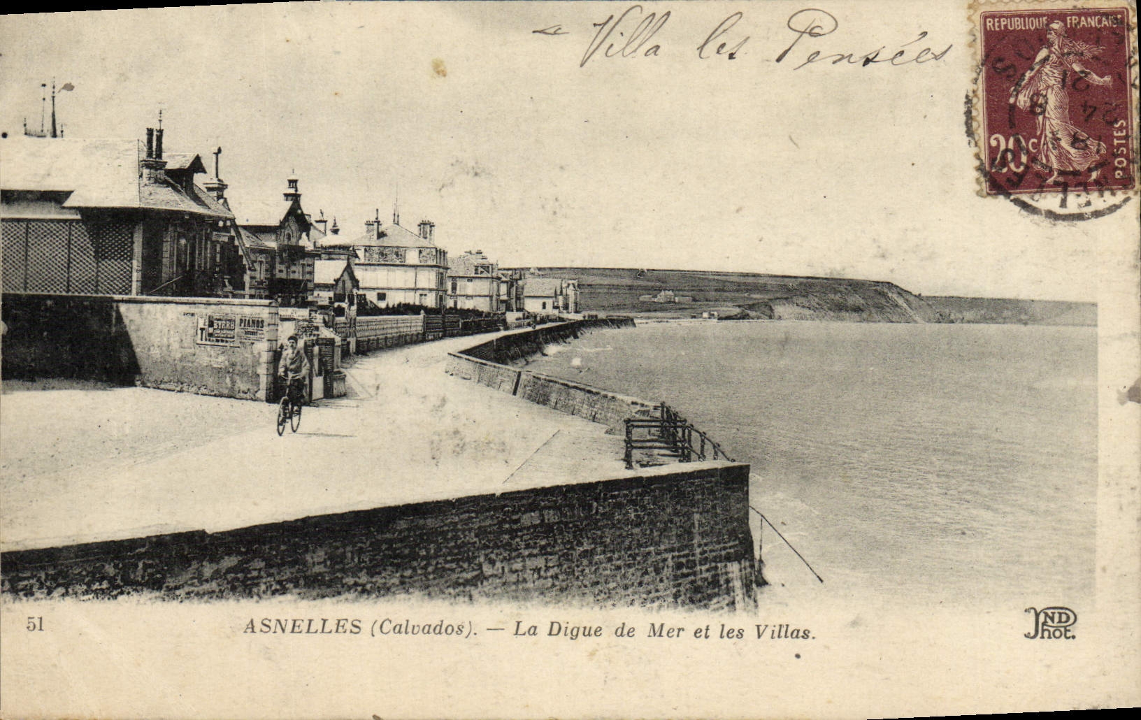 CPA Asnelles La Digue De Mer Et Les Villas