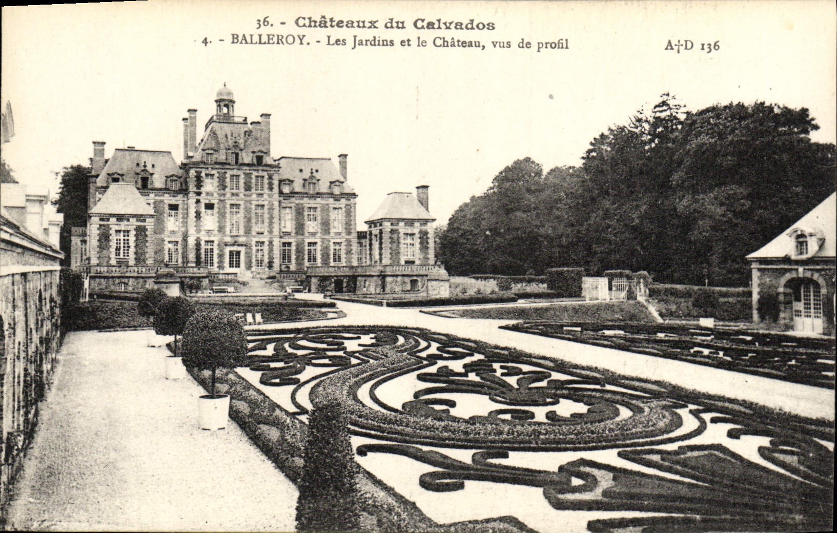 CPA Chateaux du calvados Balleroy les jardins et le chateau vue de profil