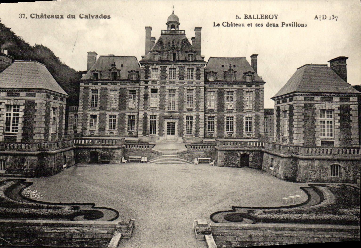 CPA Chateaux du calvados Balleroy Le Chateau et les deux pavillons