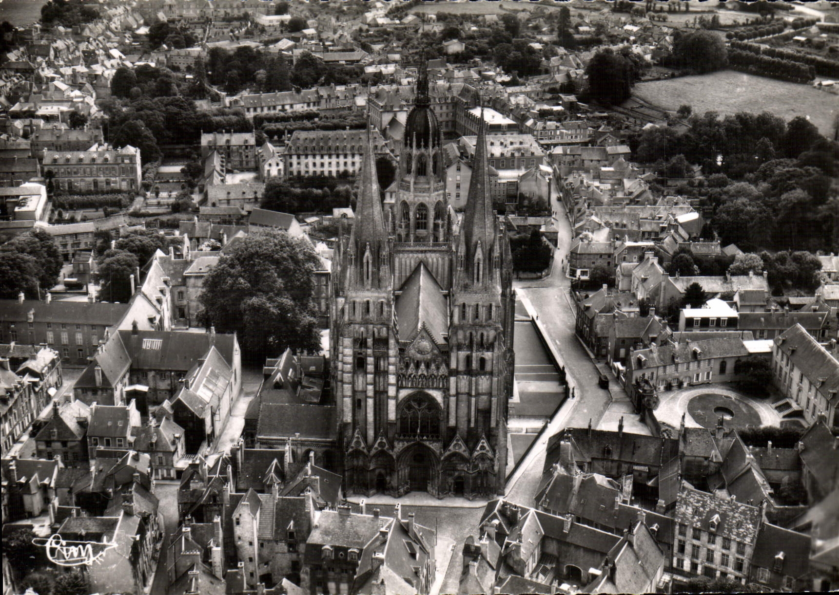 CPM Bayeux vue aerienne