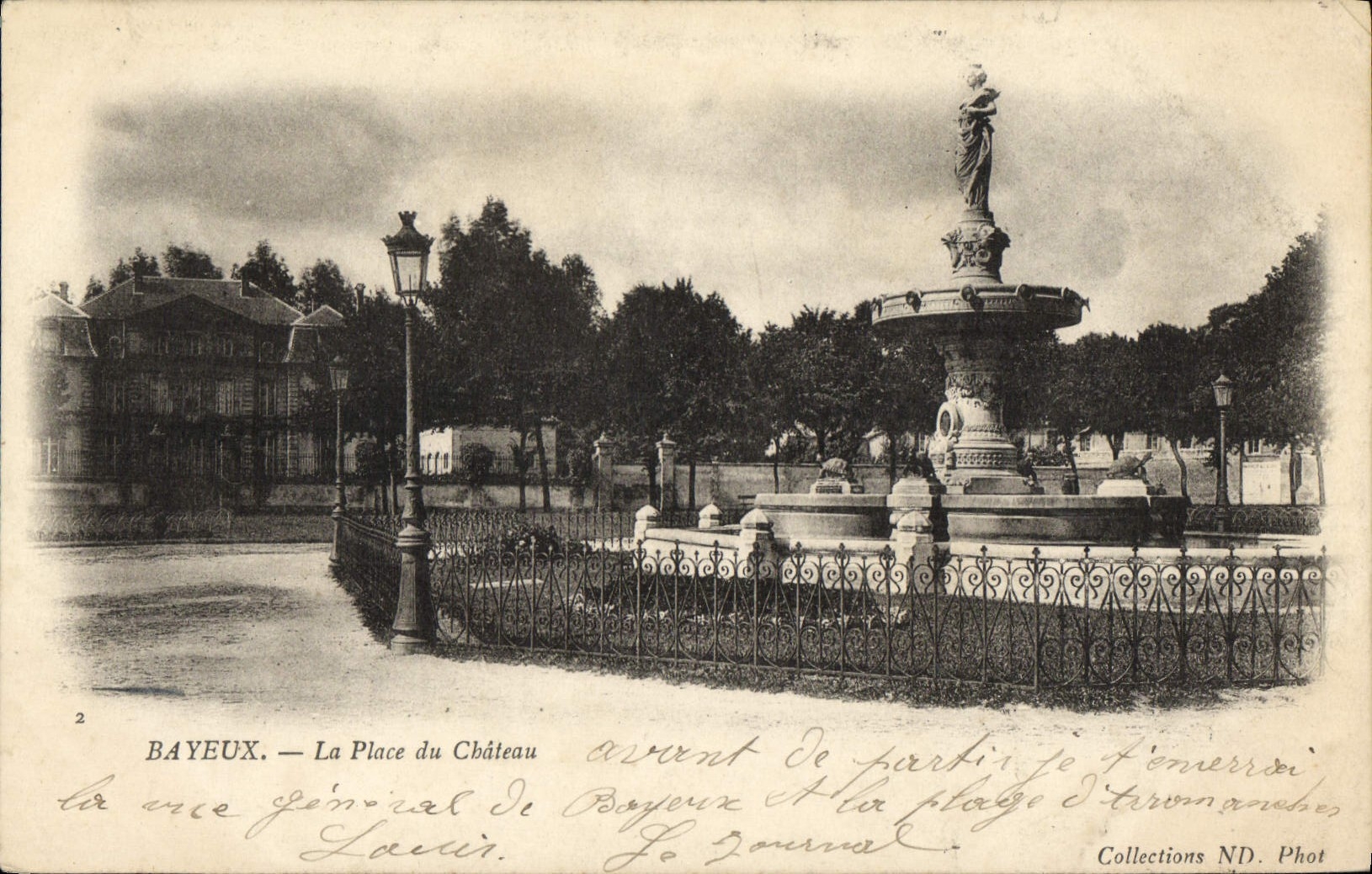 CPA Bayeux La place du chateau
