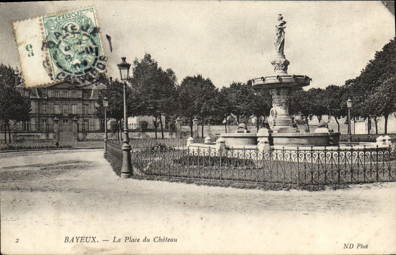 CPA Bayeux la place du chateau