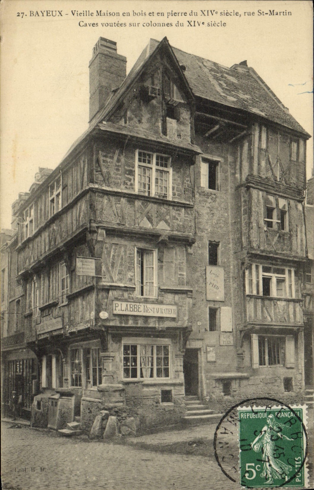 CPA Bayeux Vieille maison en bois et en pierre du 14eme Rue St Martin 