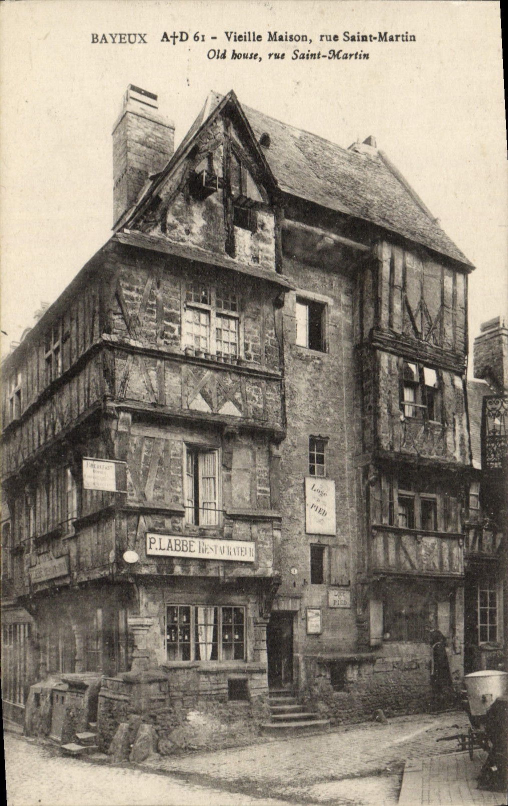 CPA Bayeux Vieille maison rue saint martin