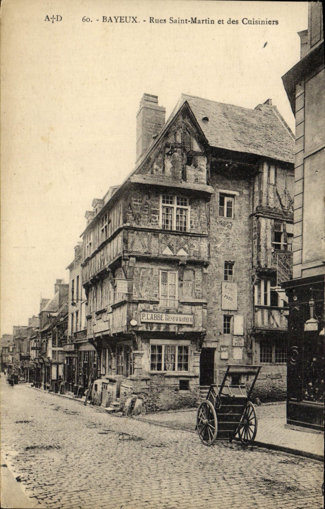 CPA Bayeux Rues saint martin et des cuisiniers