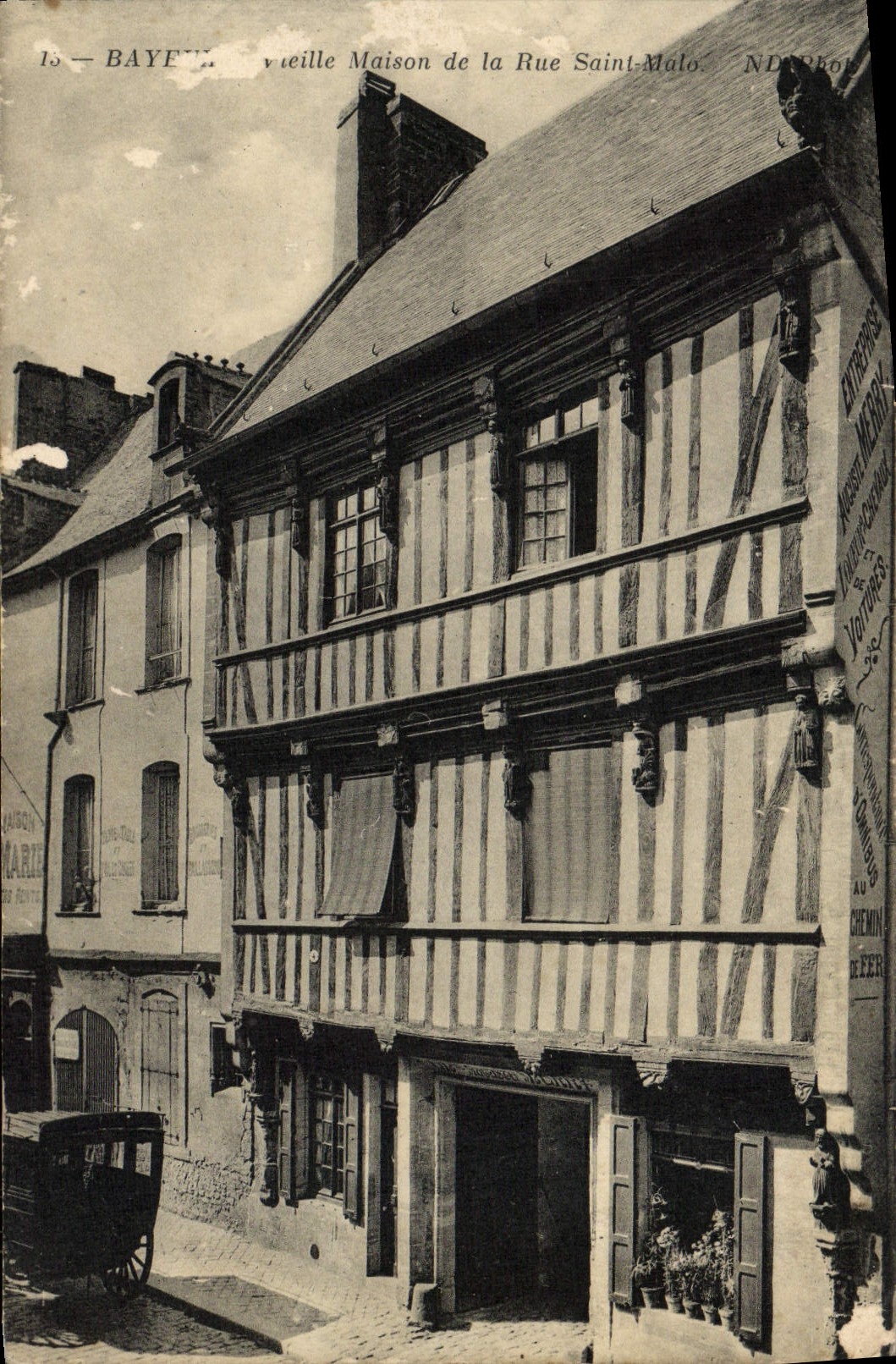 CPA Bayeux vieille maison de la rue Saint Malo