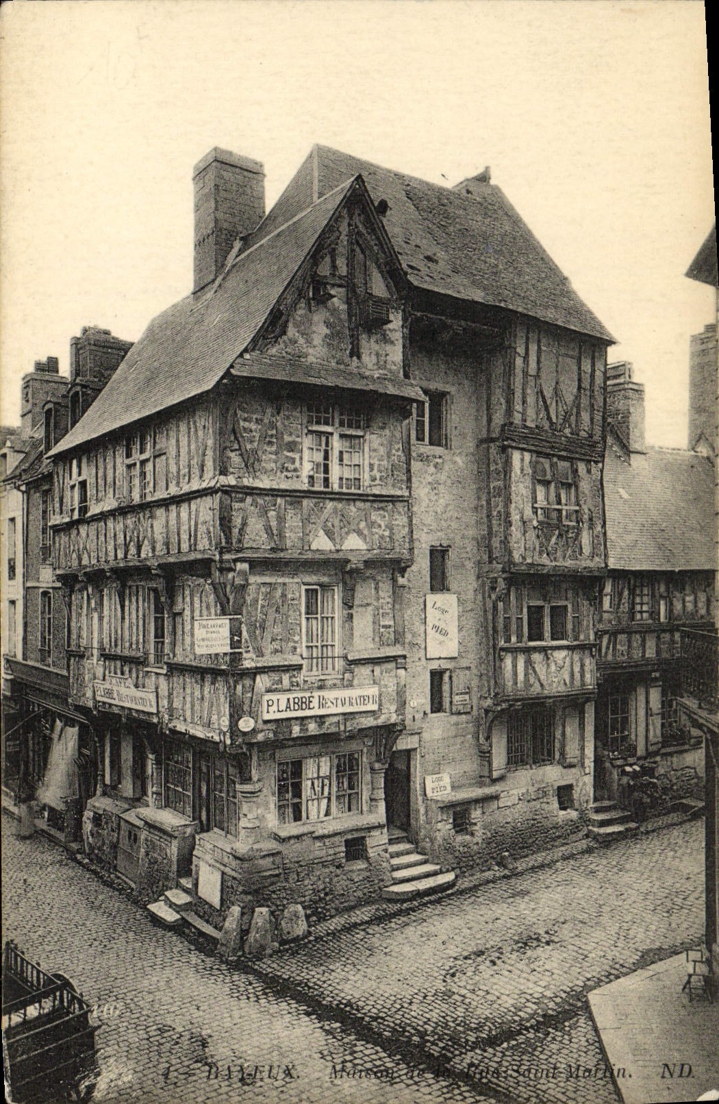 CPA Bayeux Maison de la rue Saint Martin