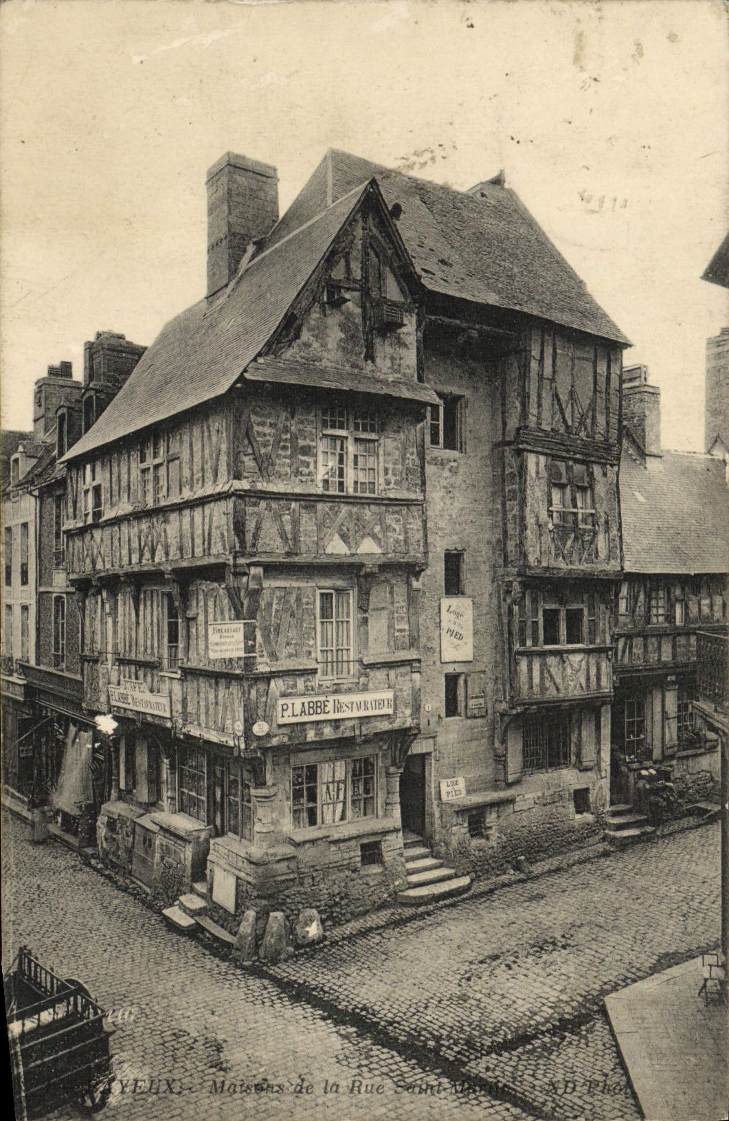 CPA Bayeux Maison de la rue Saint Martin